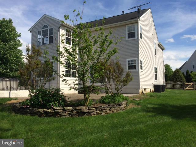 SIGNATURE AT BROADLANDS - Residential