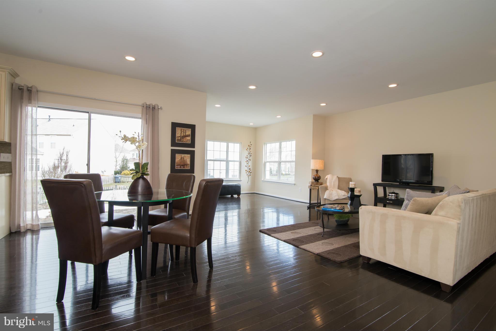 SIGNATURE AT BROADLANDS - Residential