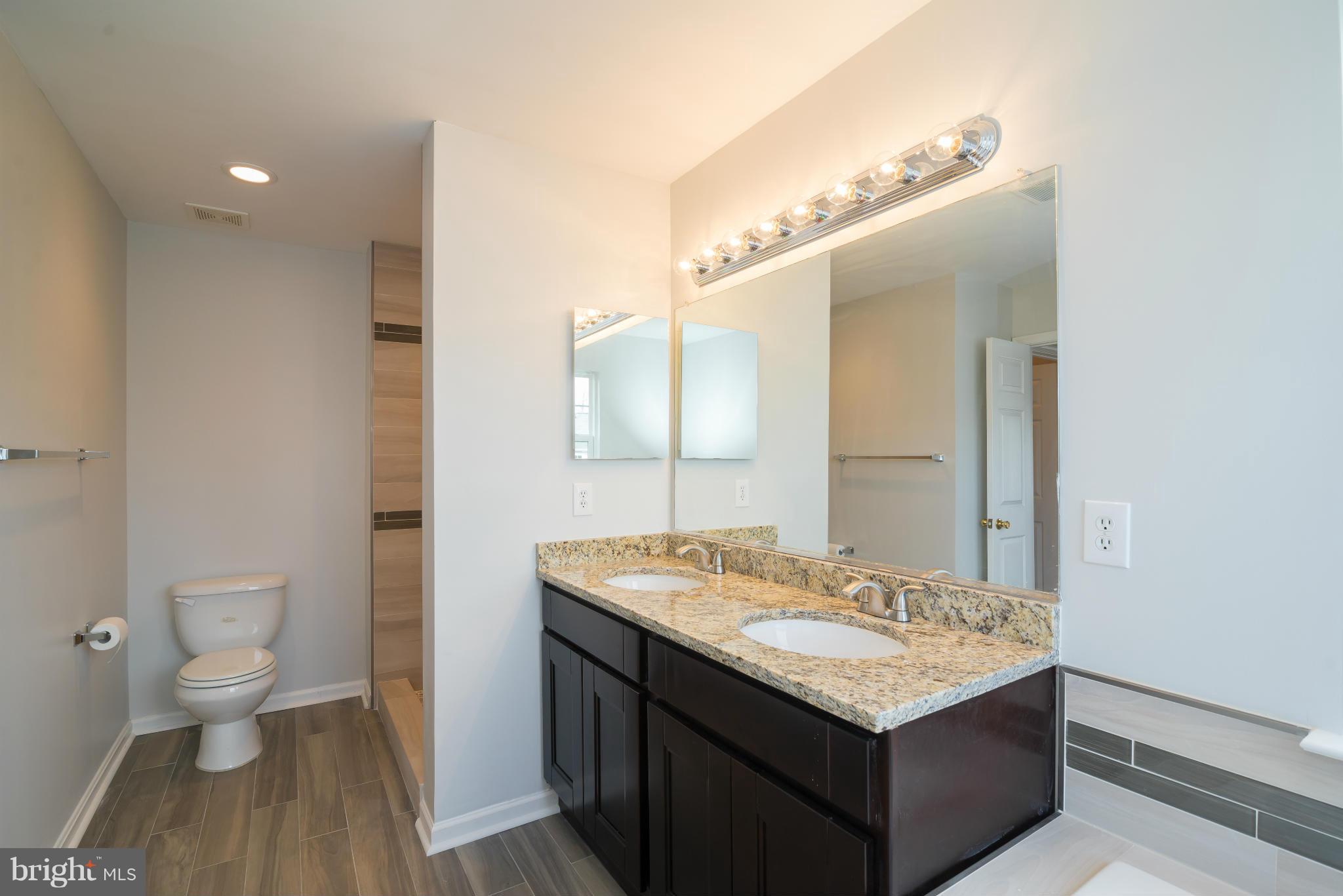 SIGNATURE AT BROADLANDS - Residential