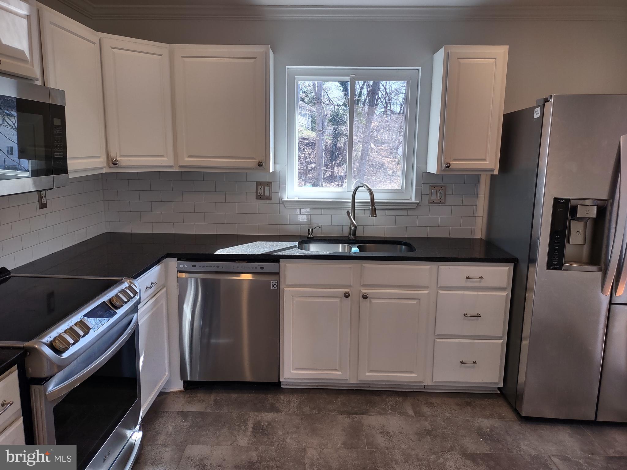 ROSEDALE ESTATES - Residential Lease