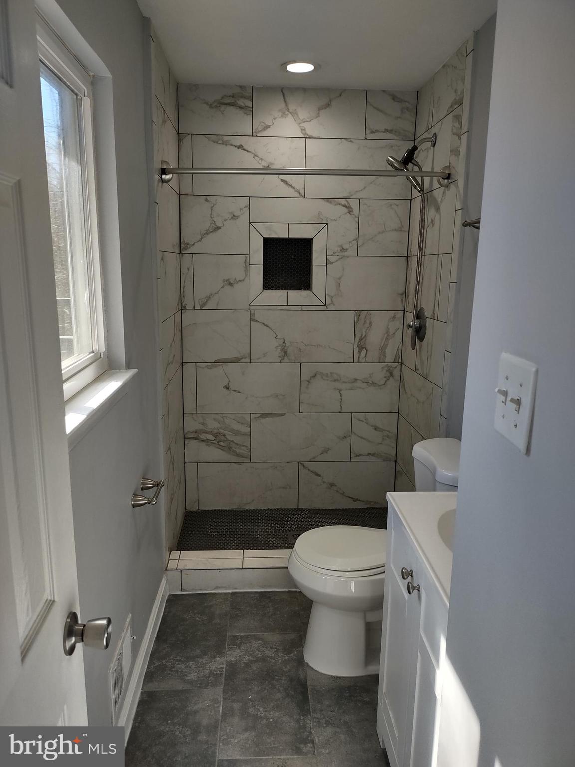 ROSEDALE ESTATES - Residential Lease