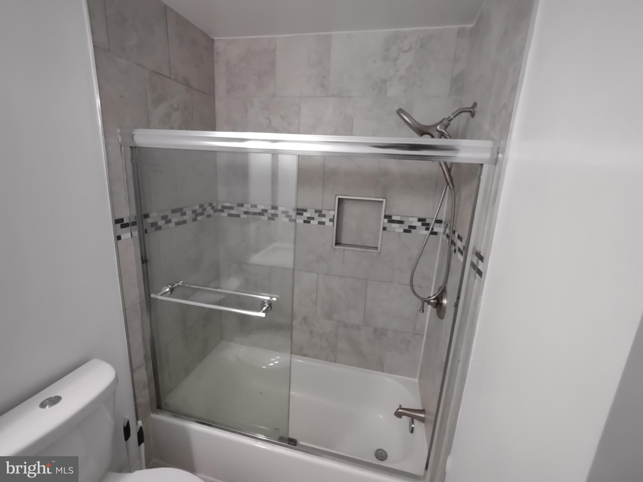 ROSEDALE ESTATES - Residential Lease