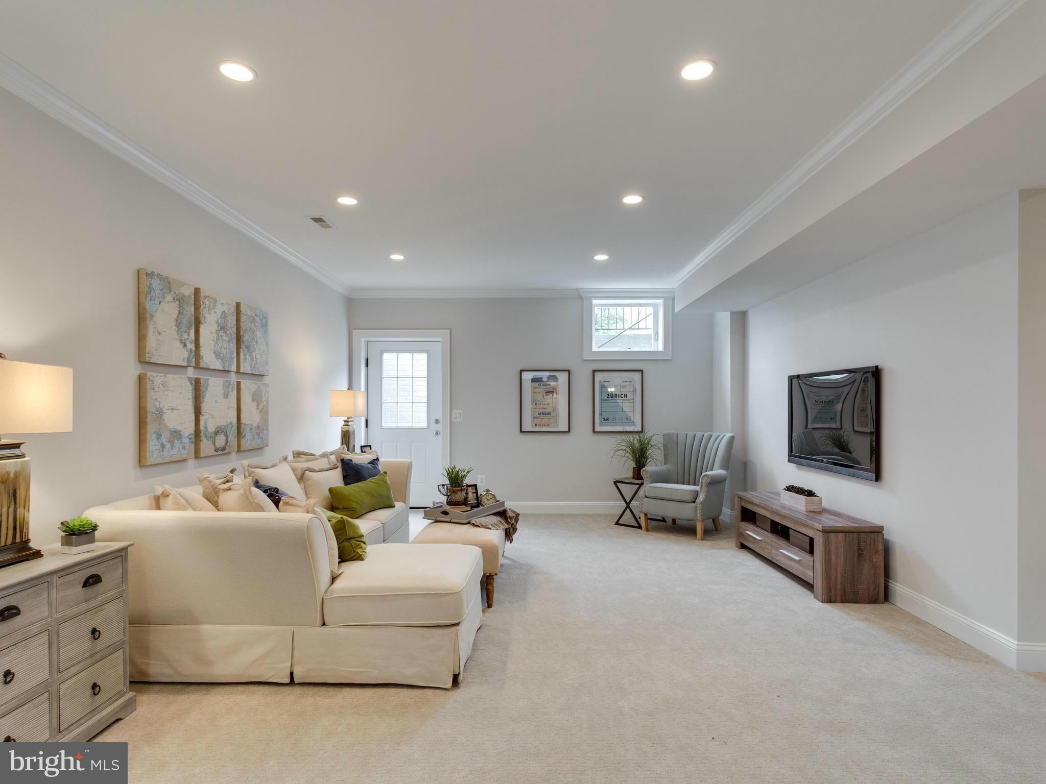 VIENNA WOODS - Residential