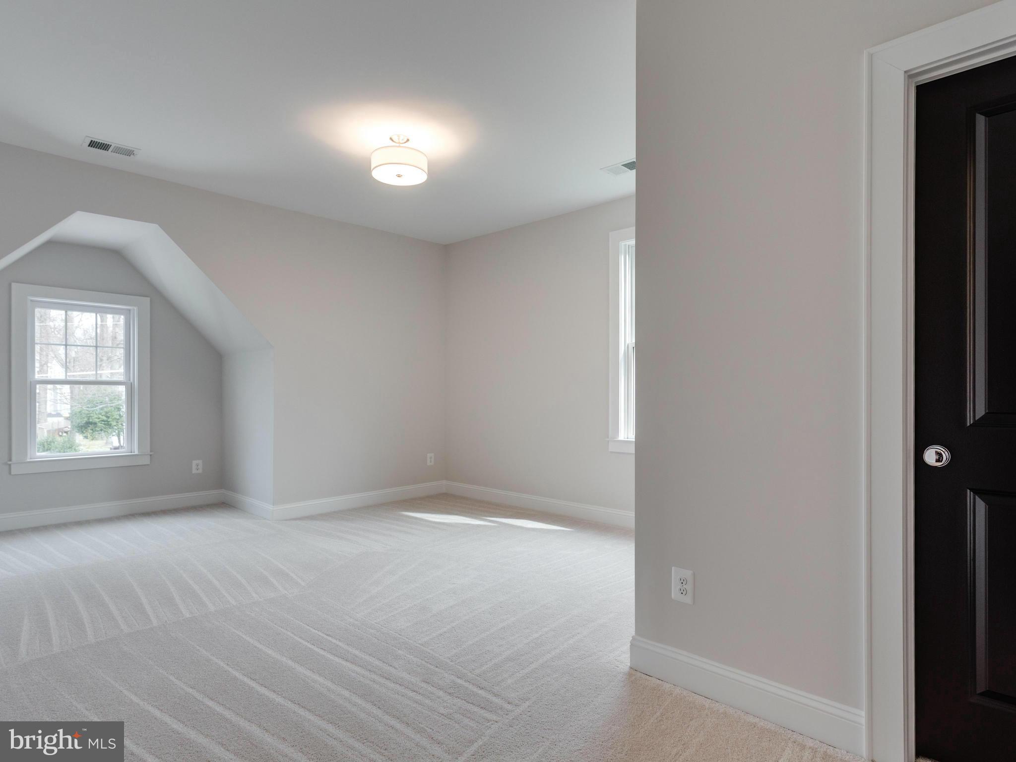 VIENNA WOODS - Residential