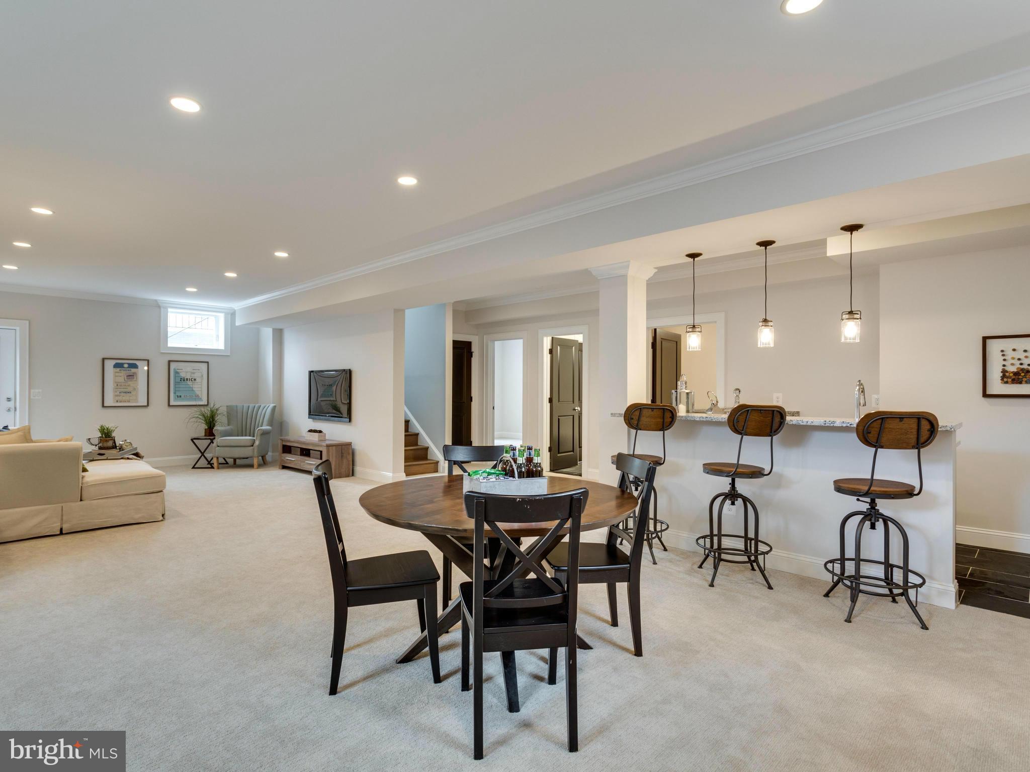 VIENNA WOODS - Residential