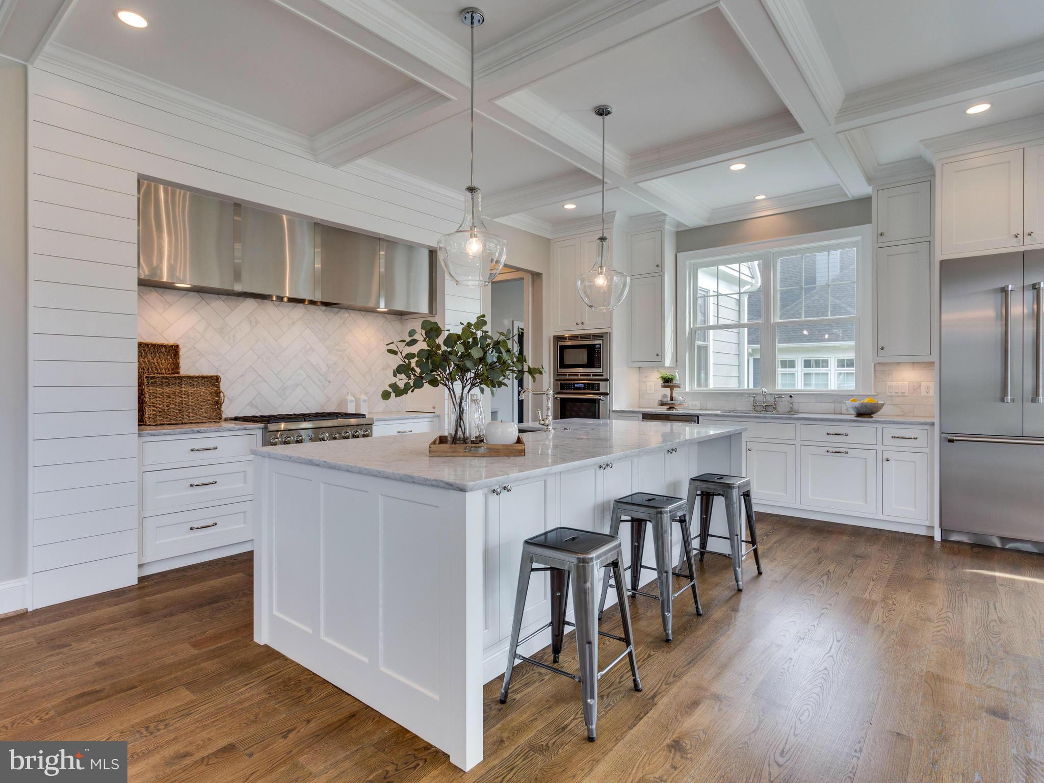 VIENNA WOODS - Residential