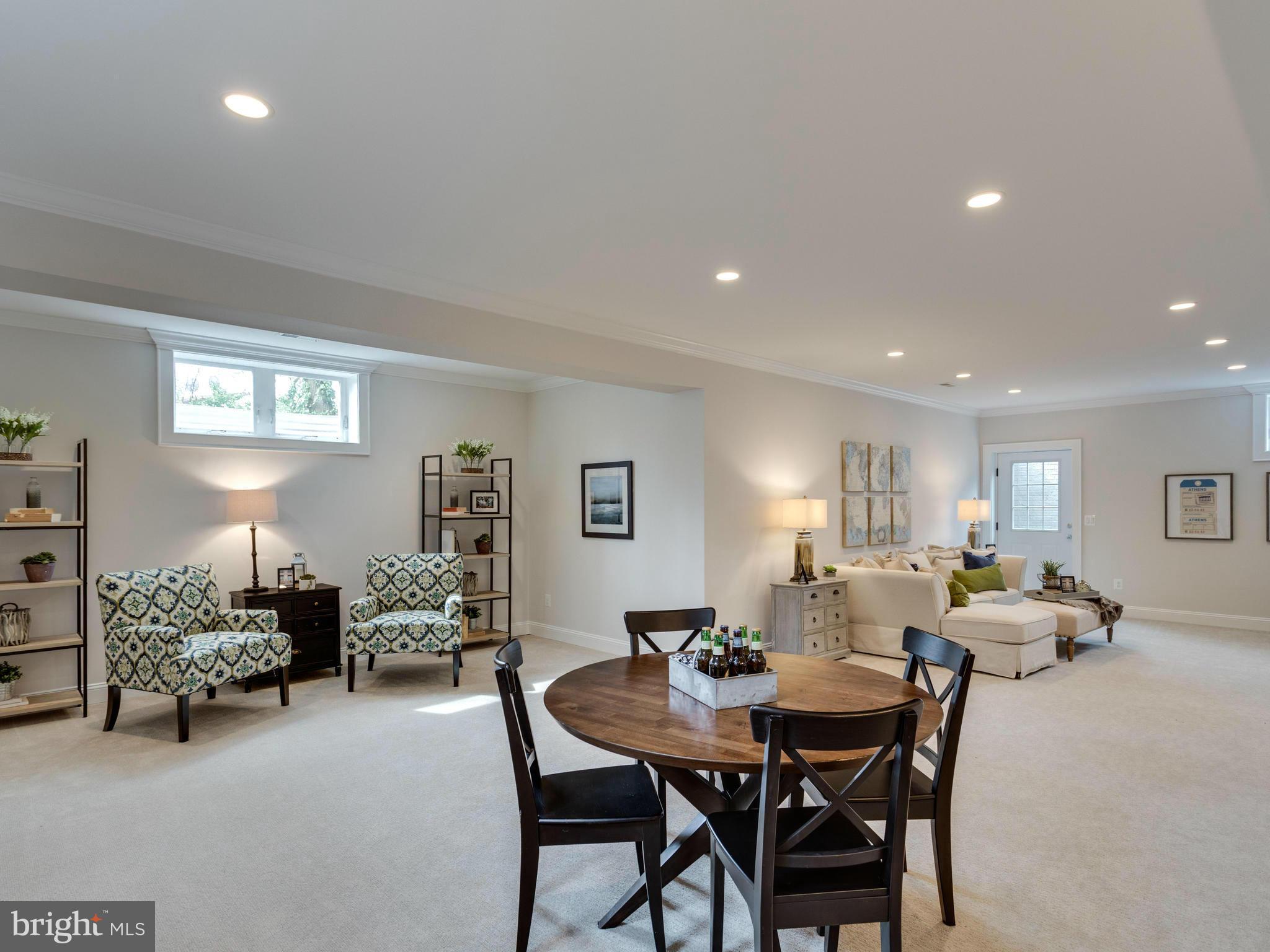 VIENNA WOODS - Residential