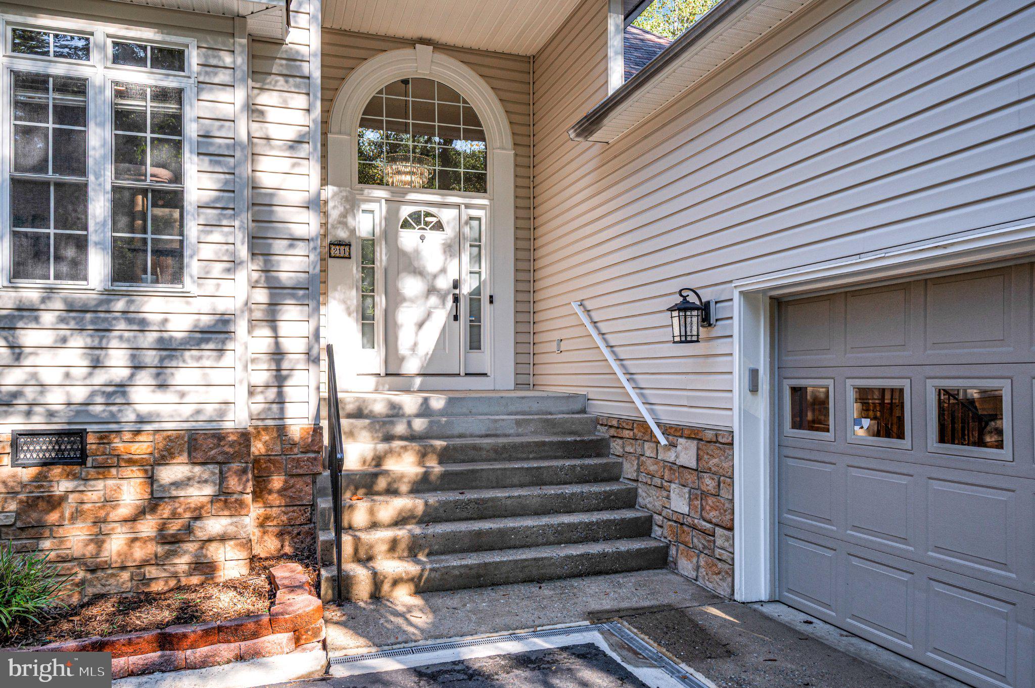 211 BATTLEFIELD ROAD