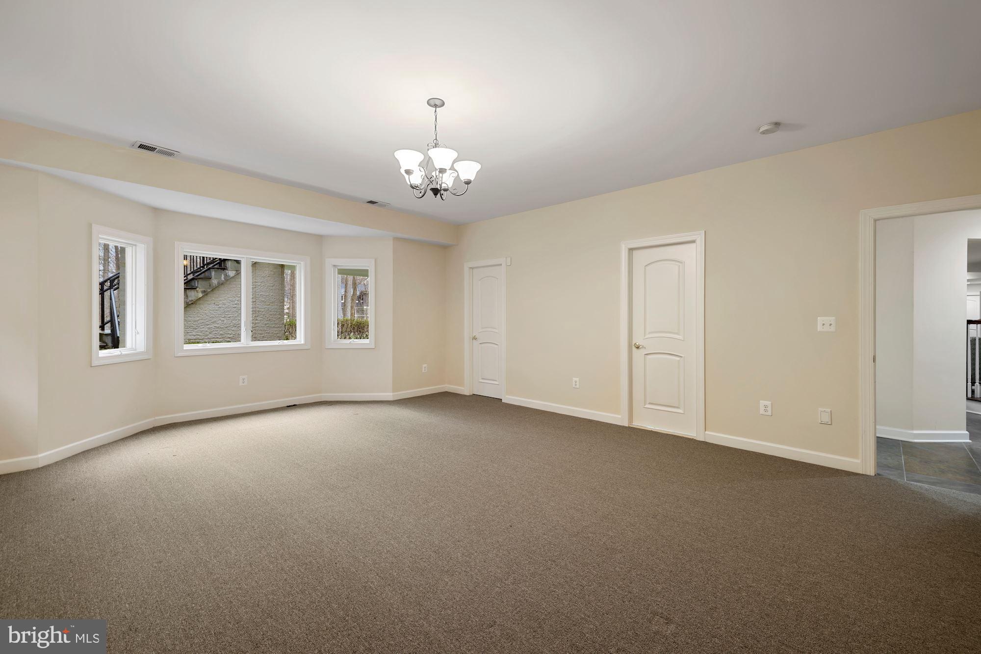 RIVER OAKS - Residential