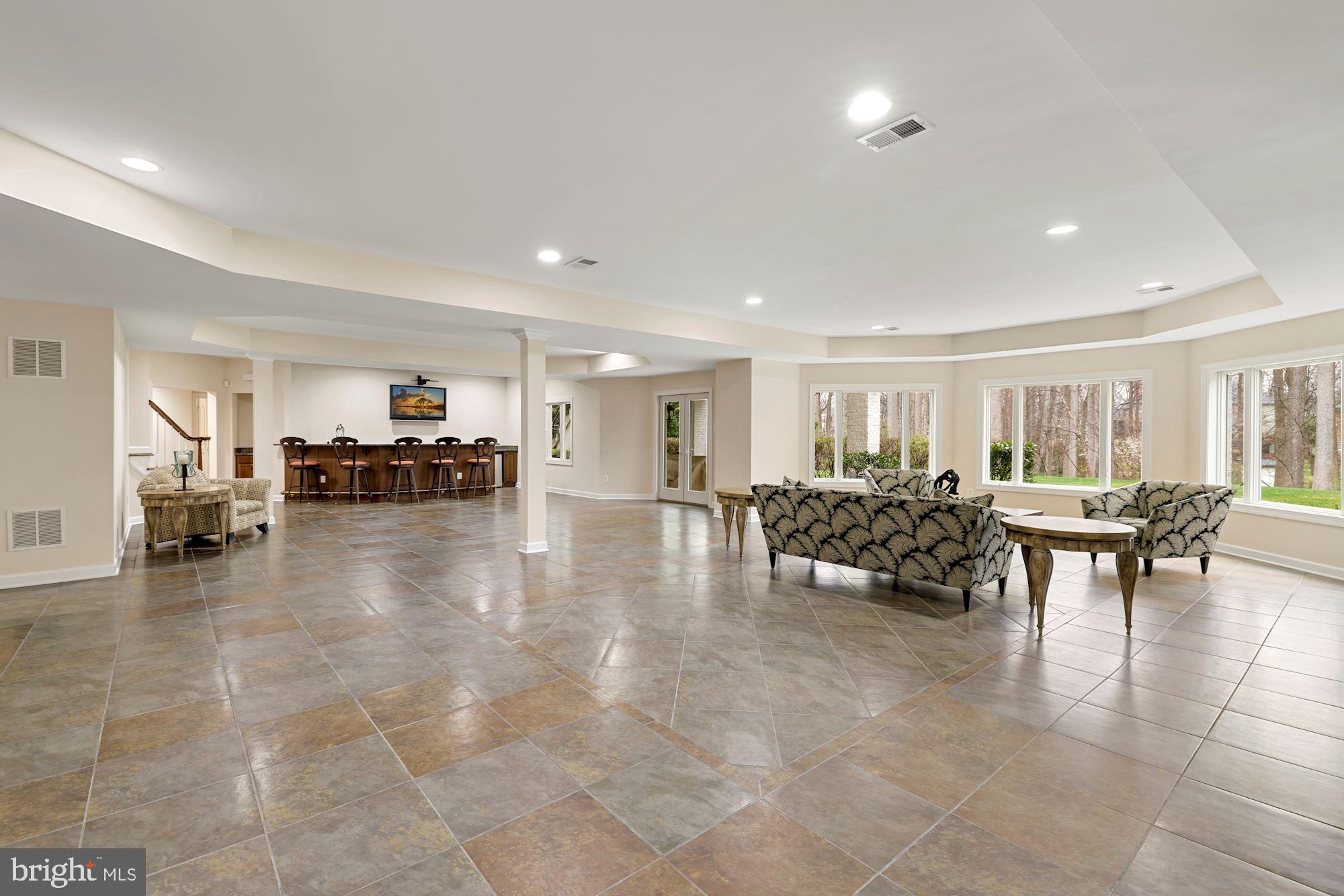 RIVER OAKS - Residential