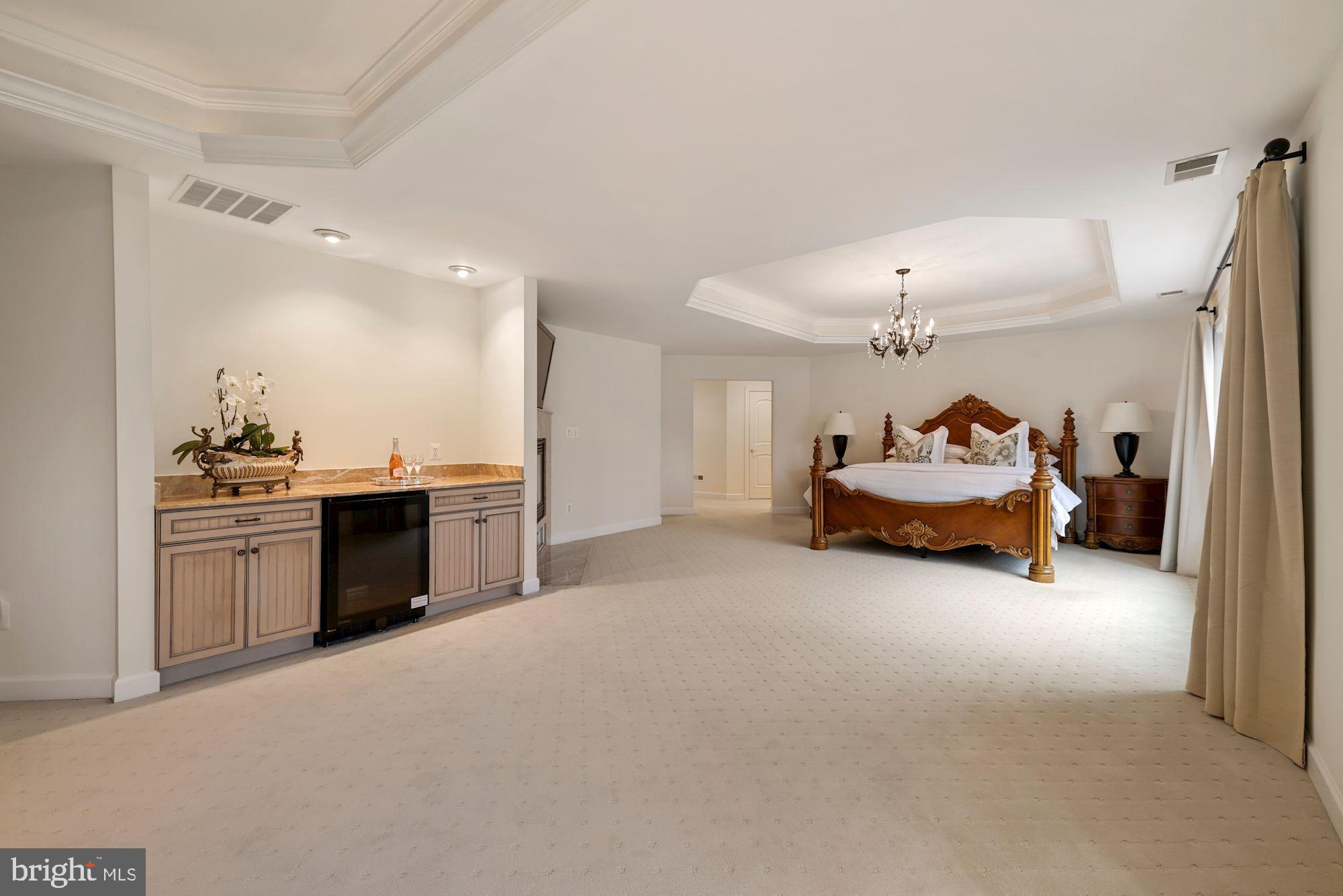 RIVER OAKS - Residential