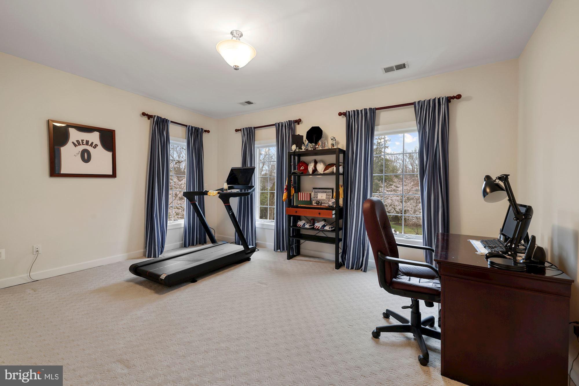 RIVER OAKS - Residential