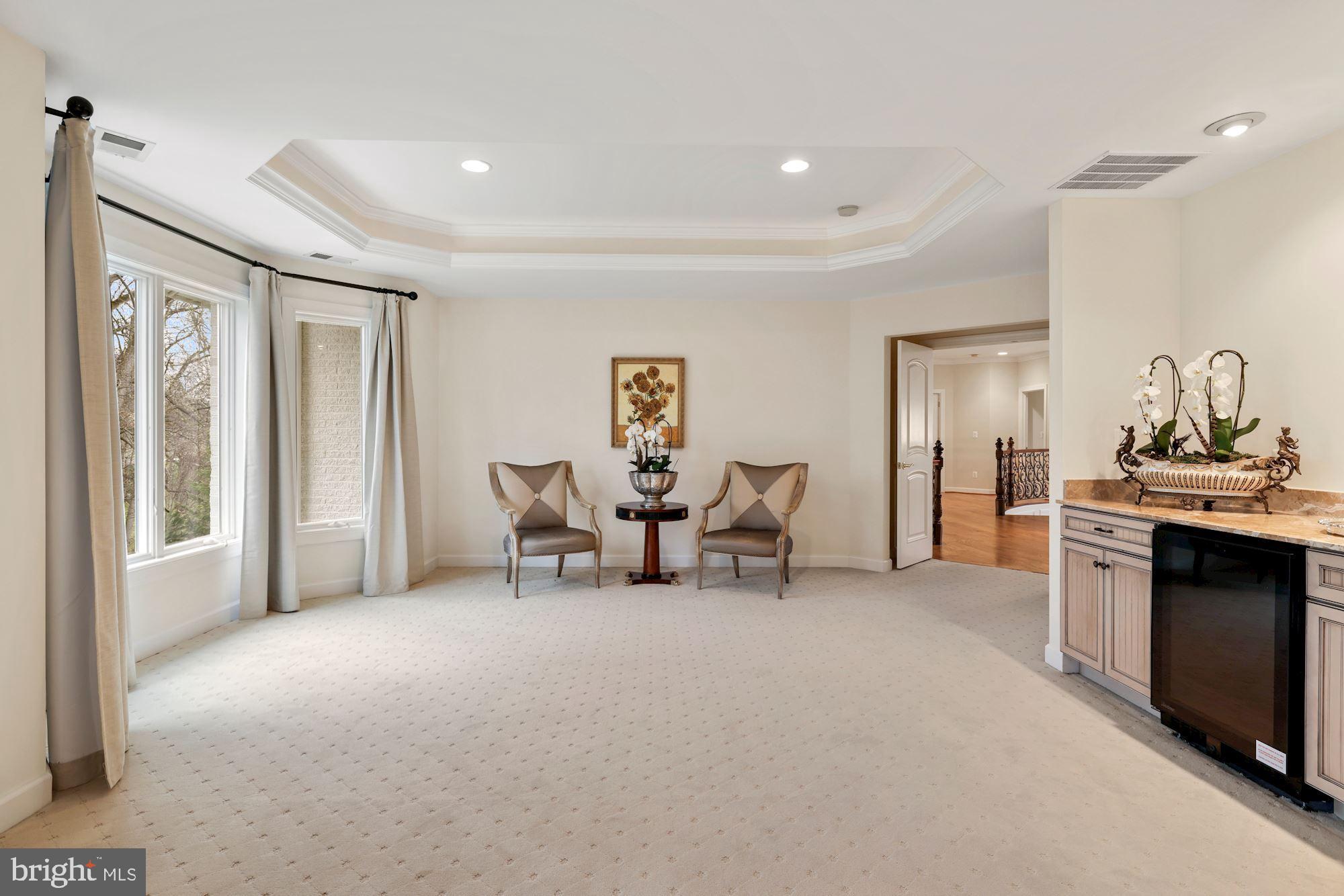 RIVER OAKS - Residential