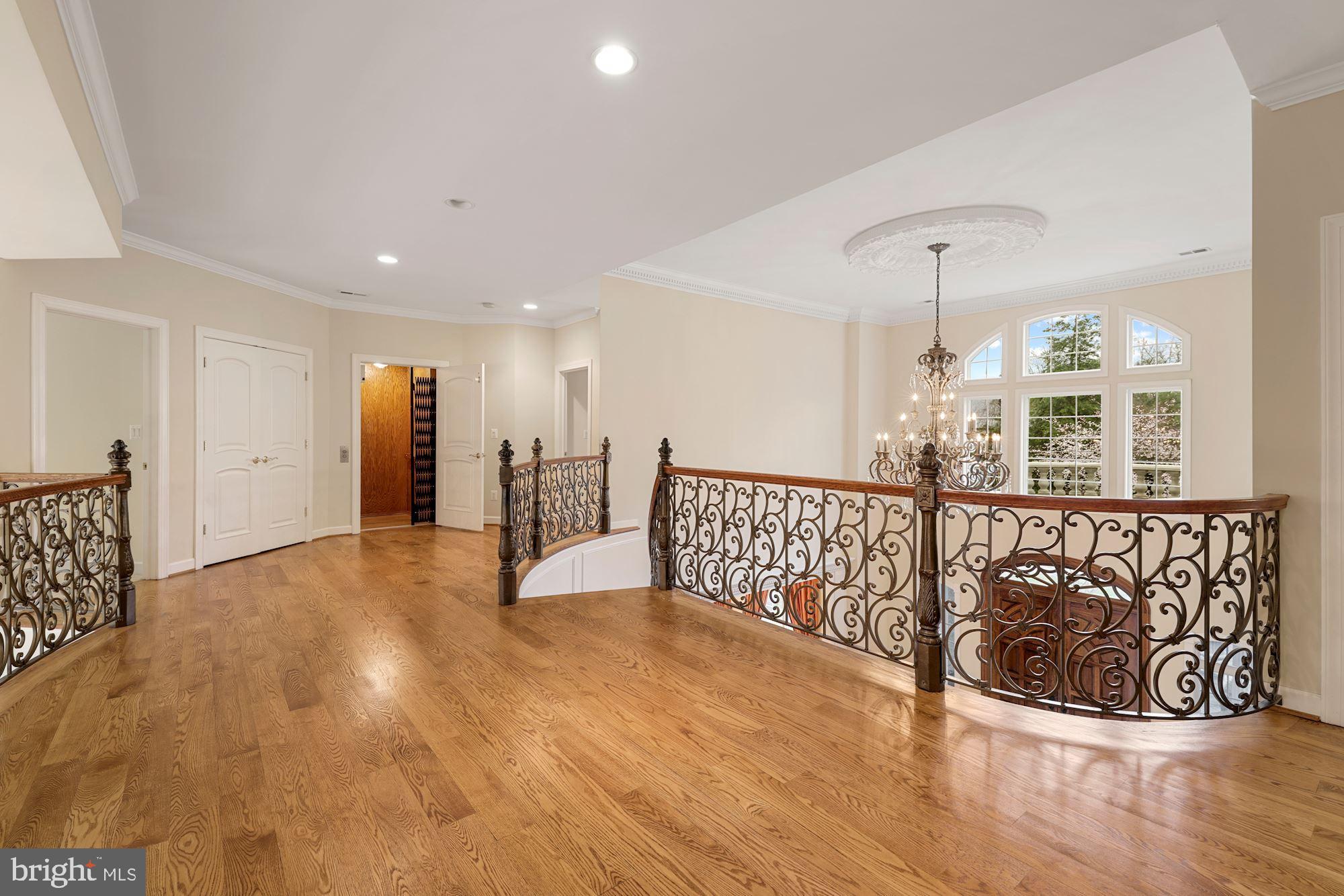 RIVER OAKS - Residential