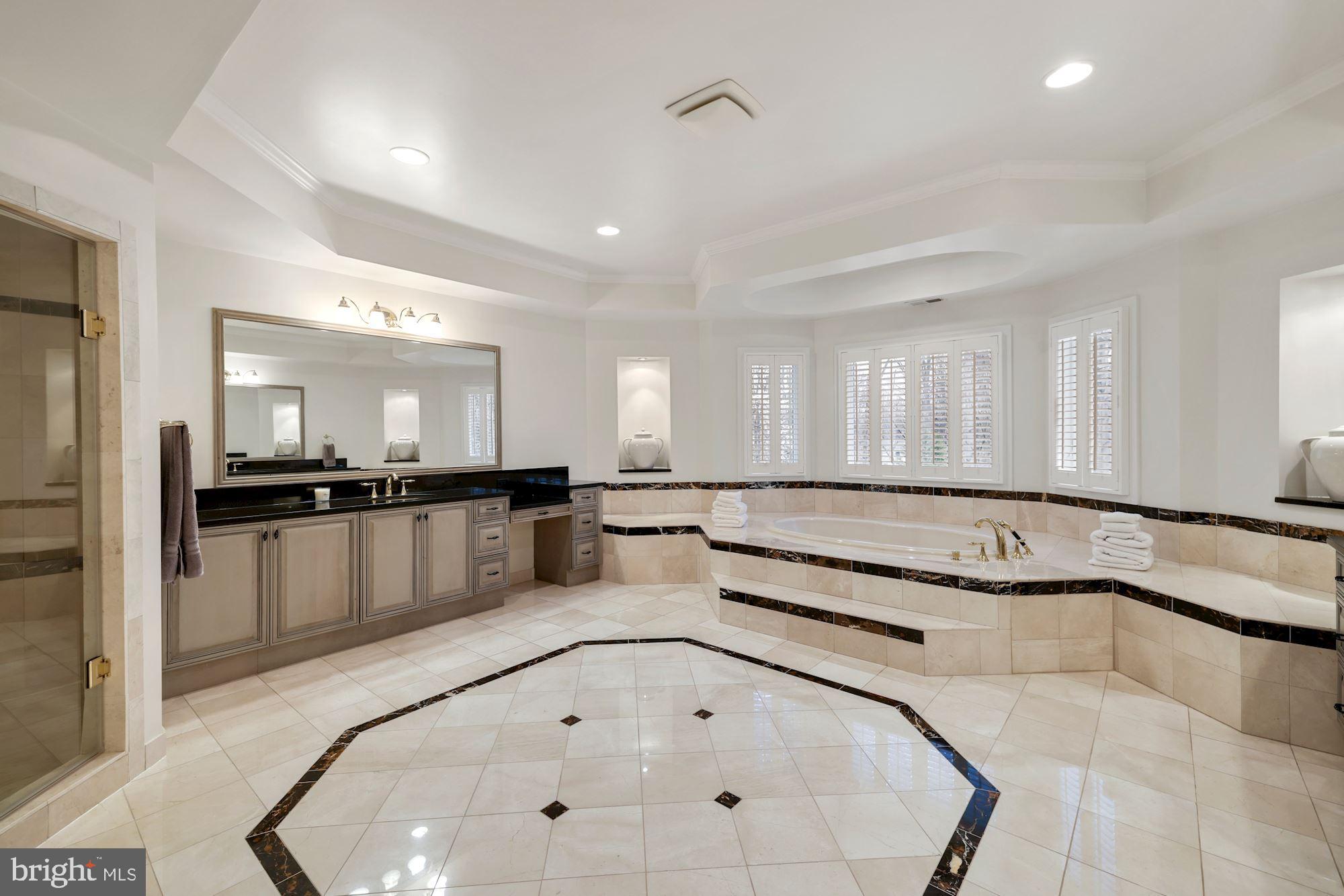 RIVER OAKS - Residential