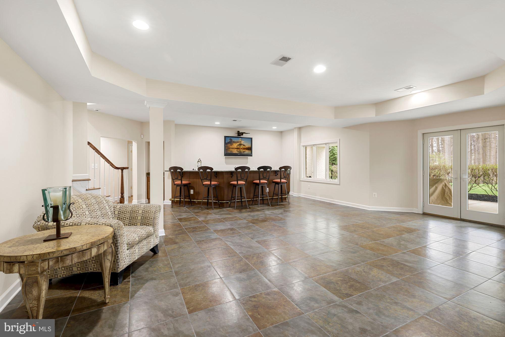 RIVER OAKS - Residential