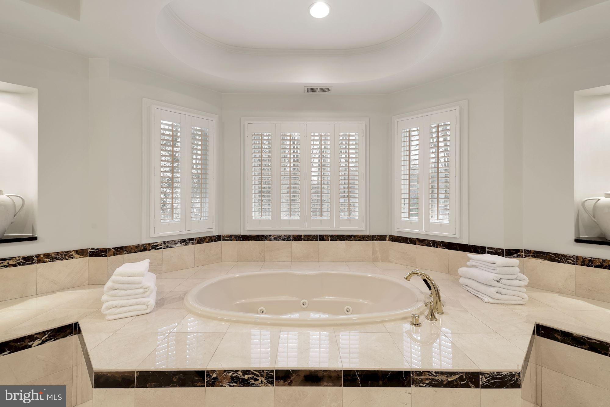 RIVER OAKS - Residential