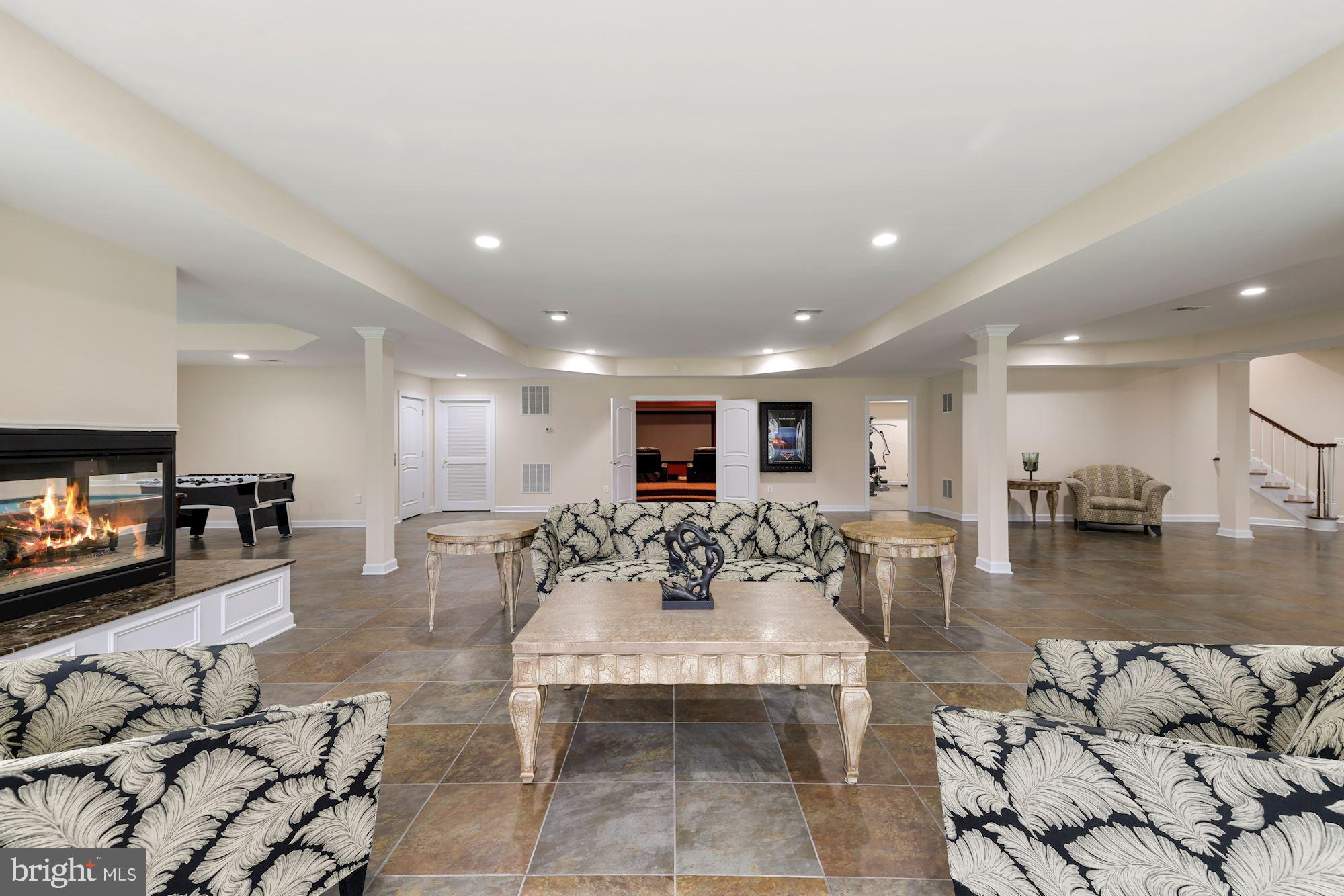 RIVER OAKS - Residential