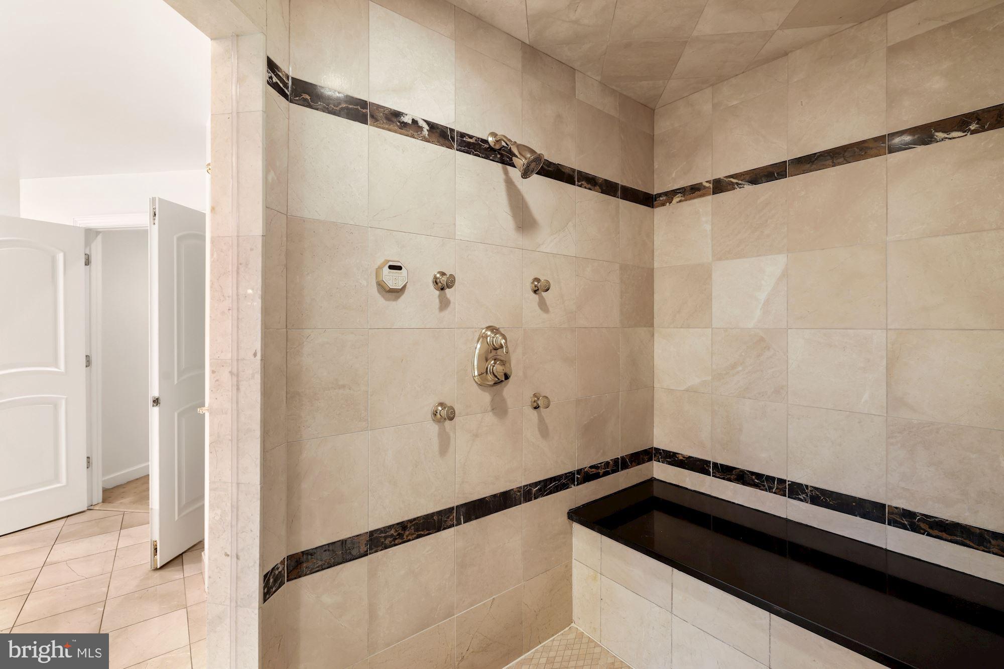 RIVER OAKS - Residential