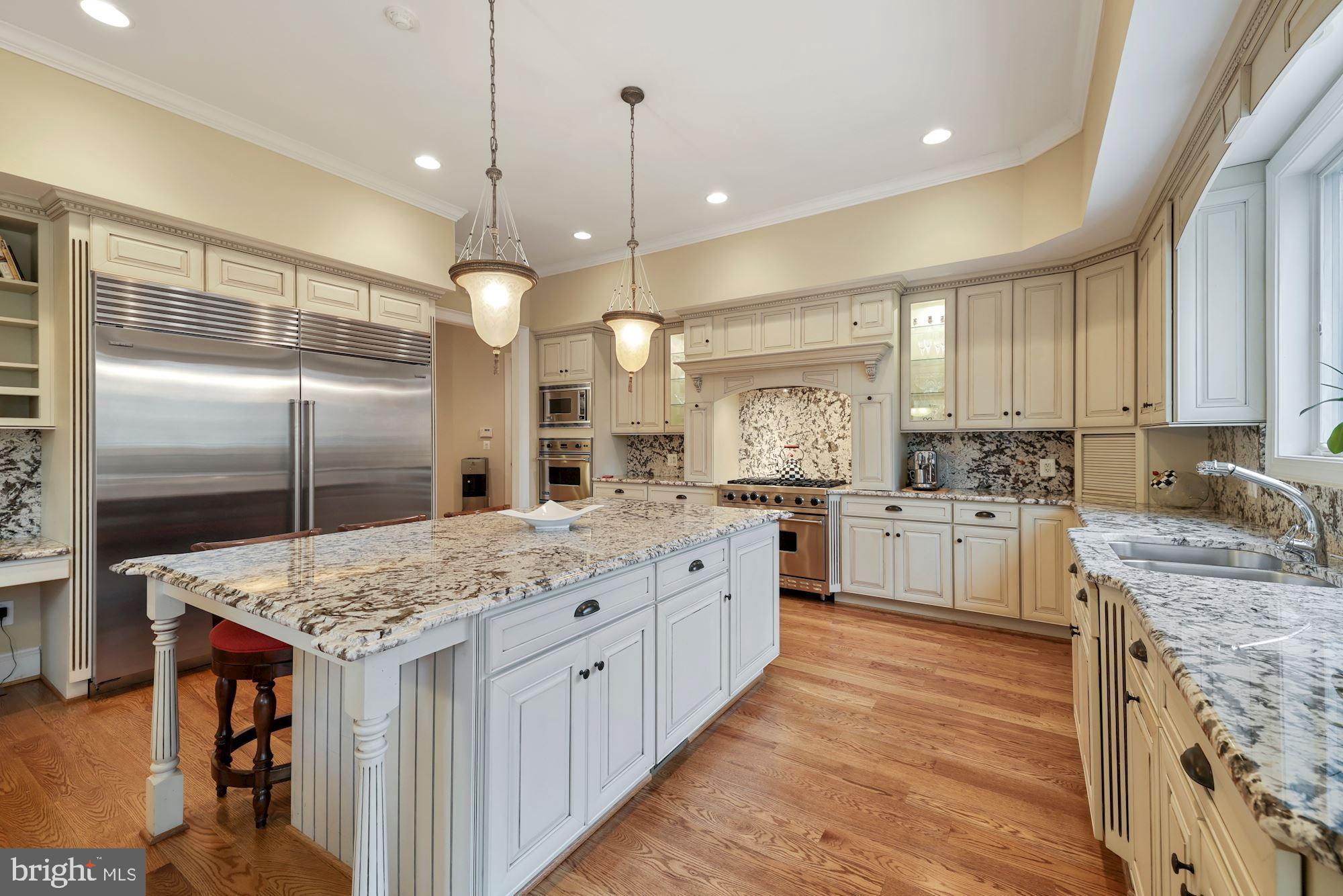 RIVER OAKS - Residential