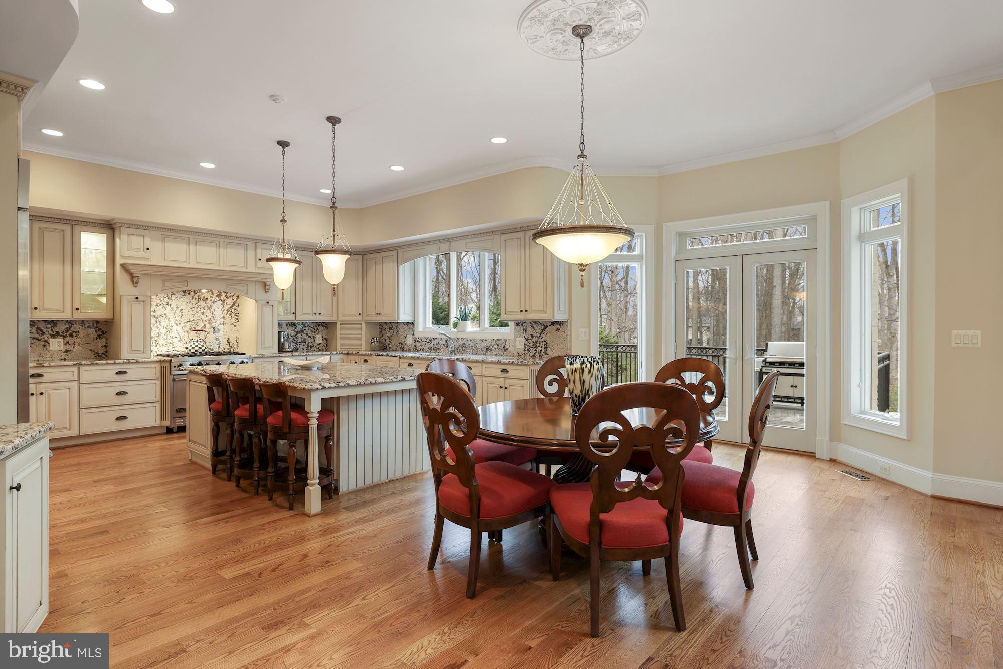 RIVER OAKS - Residential