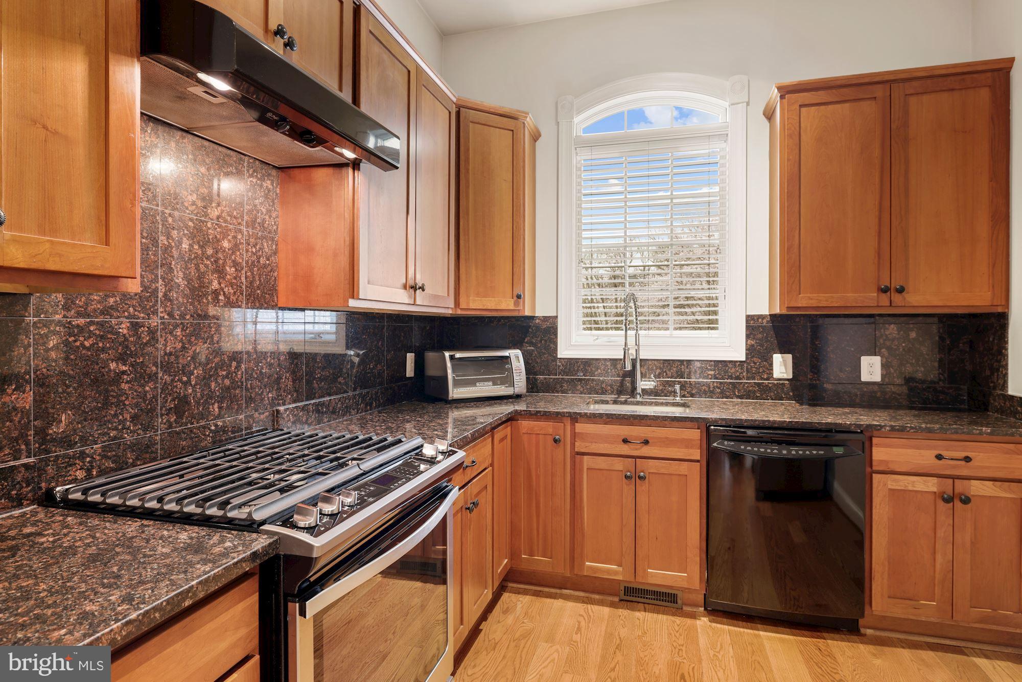 RIVER OAKS - Residential