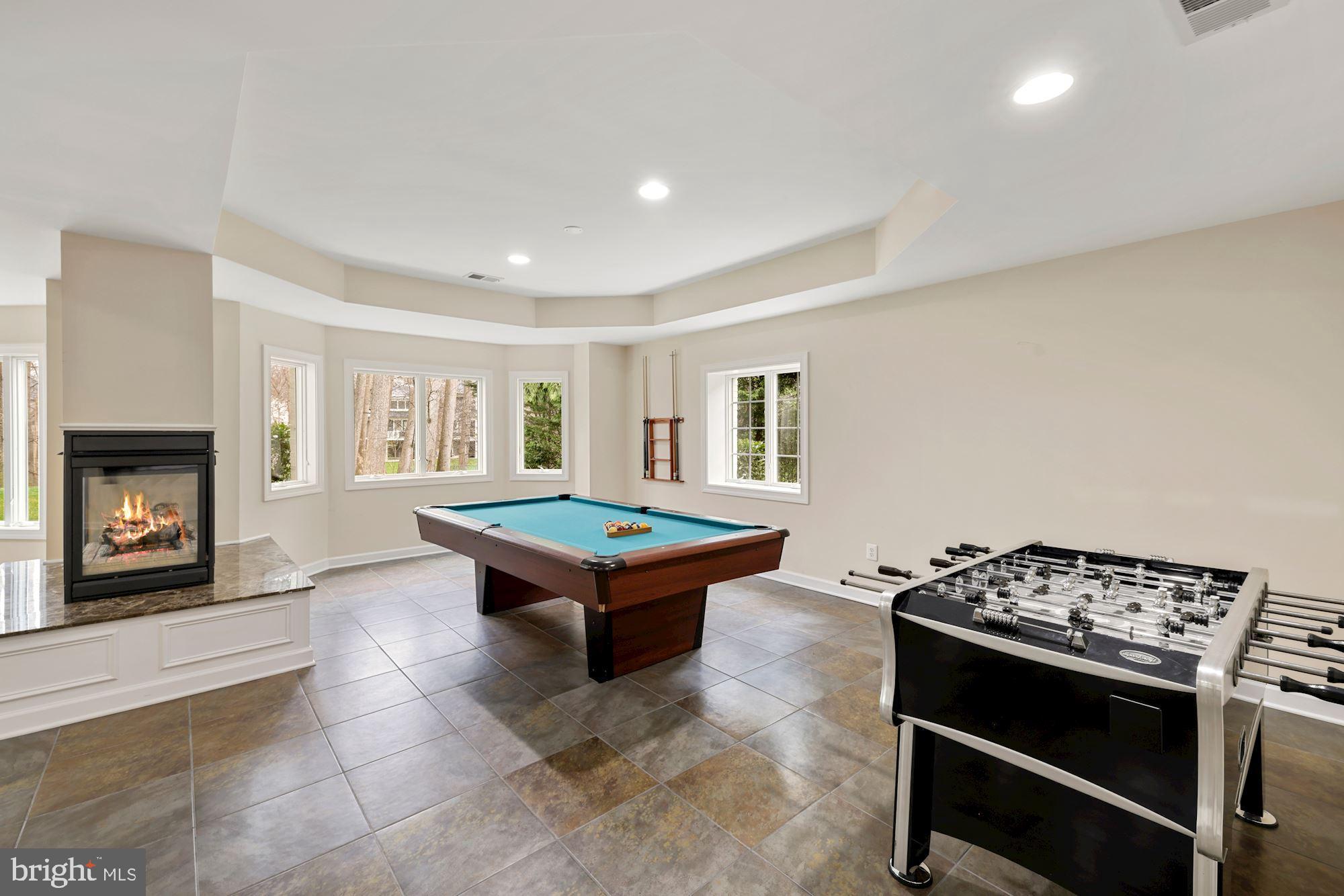 RIVER OAKS - Residential