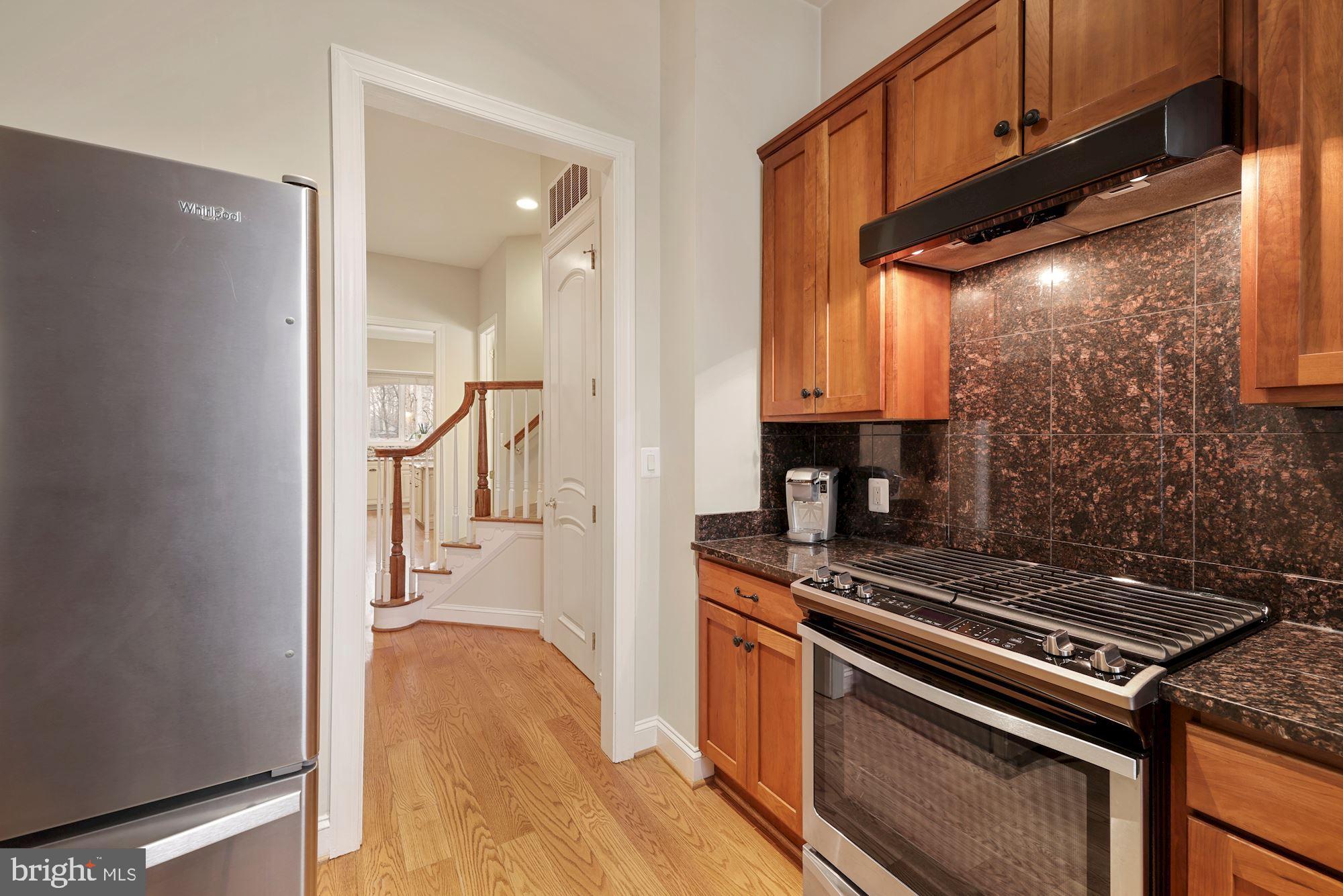 RIVER OAKS - Residential