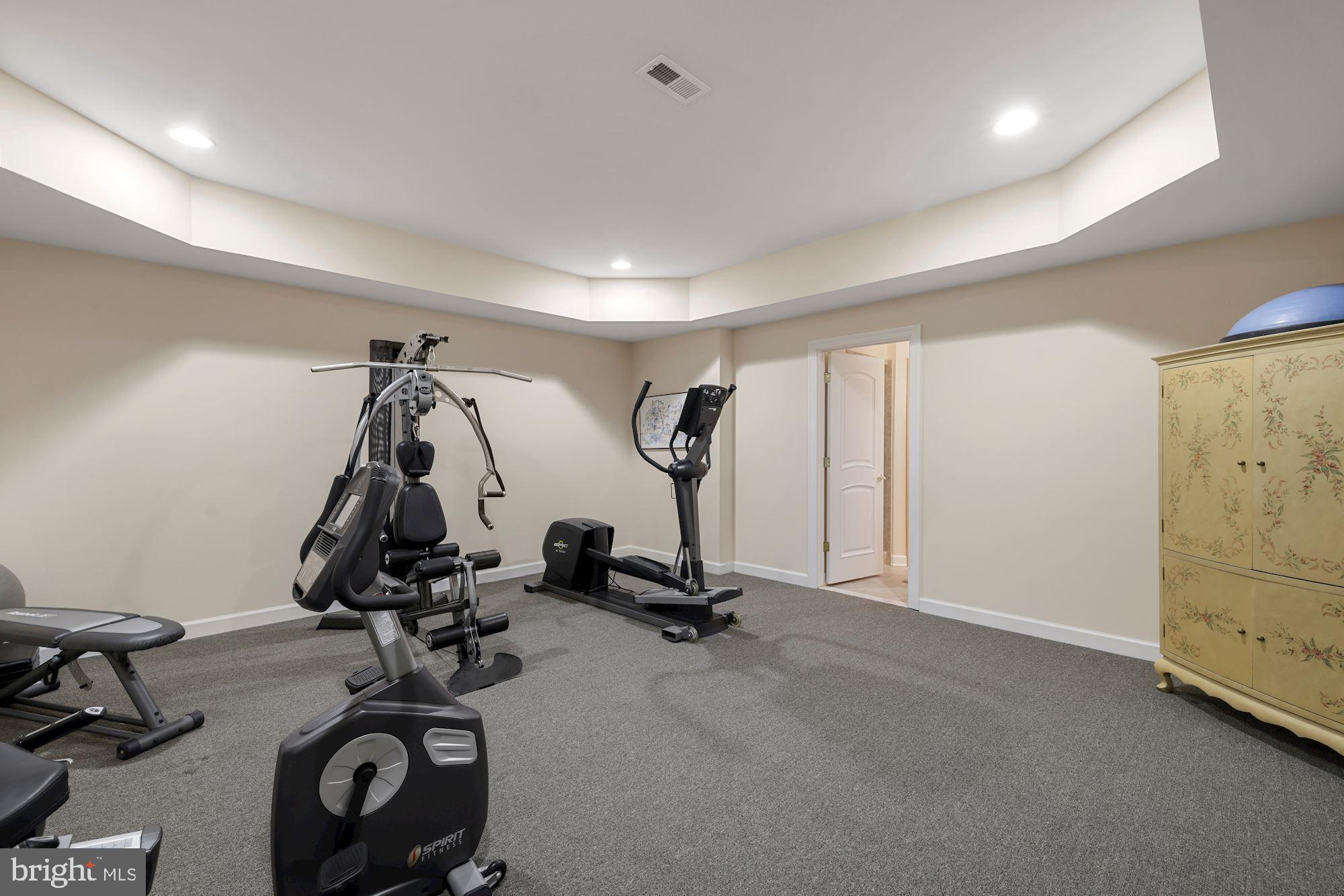 RIVER OAKS - Residential