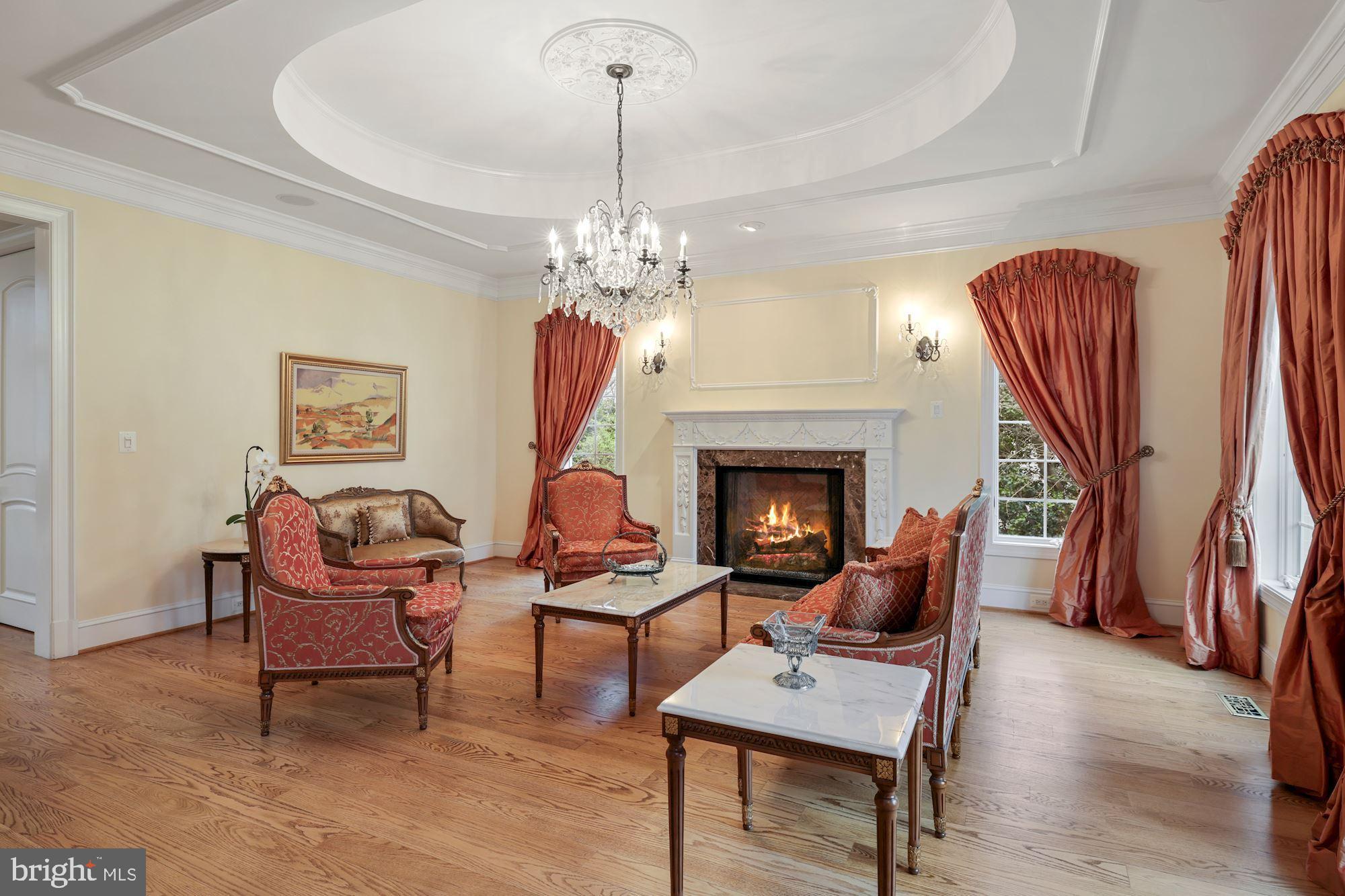 RIVER OAKS - Residential