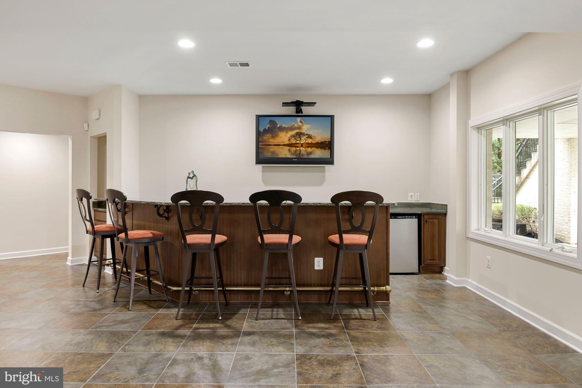 RIVER OAKS - Residential