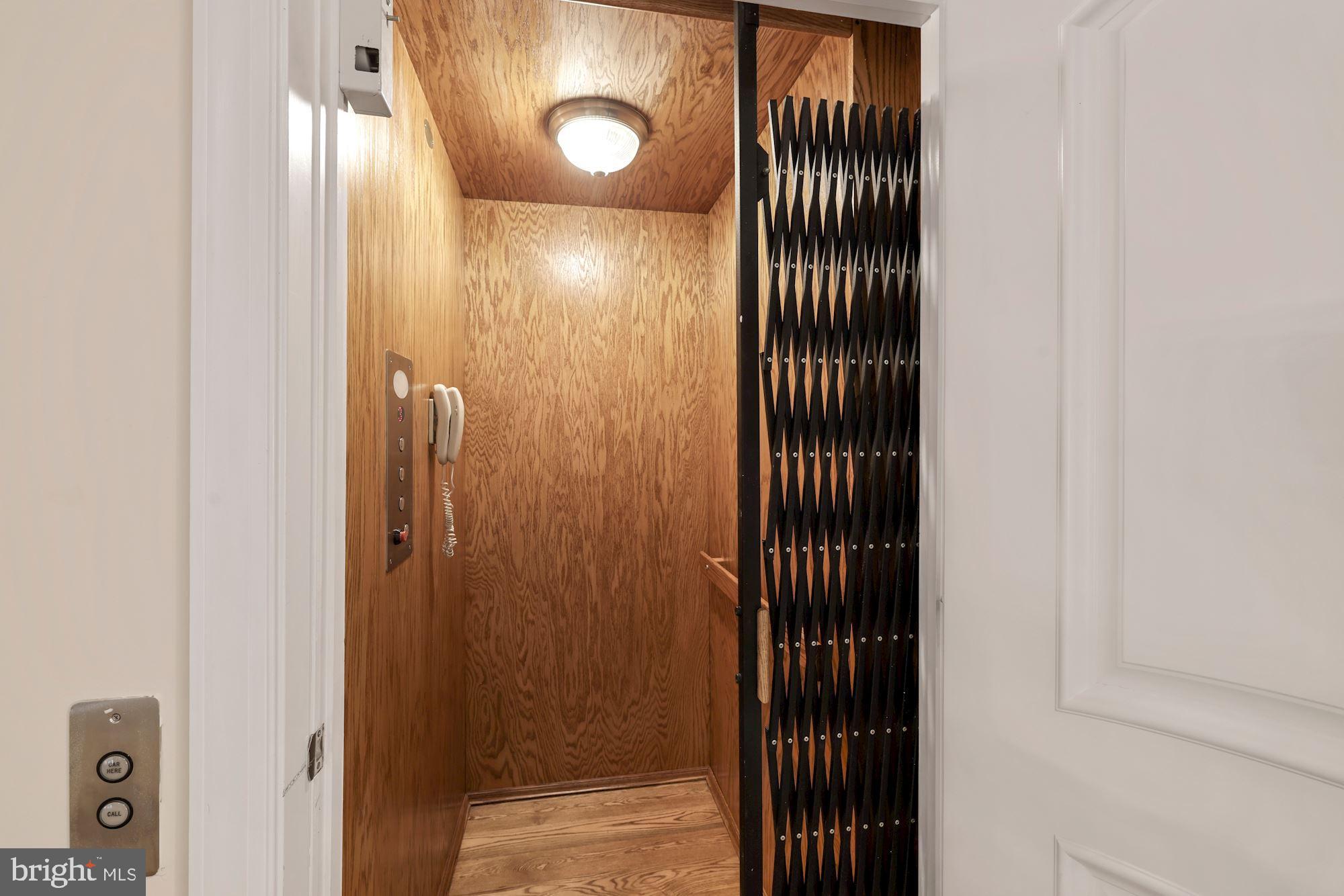 RIVER OAKS - Residential