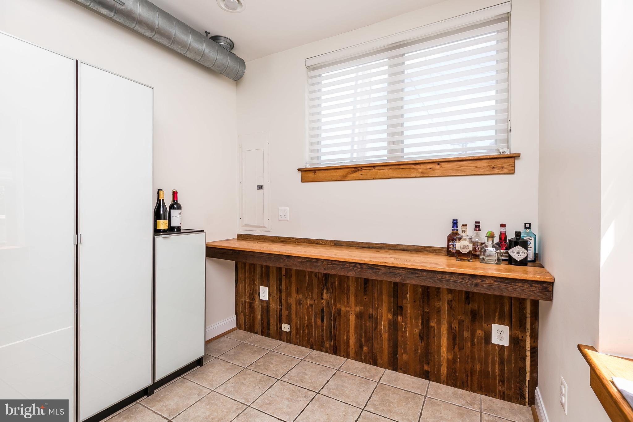 LOCUST POINT - Residential