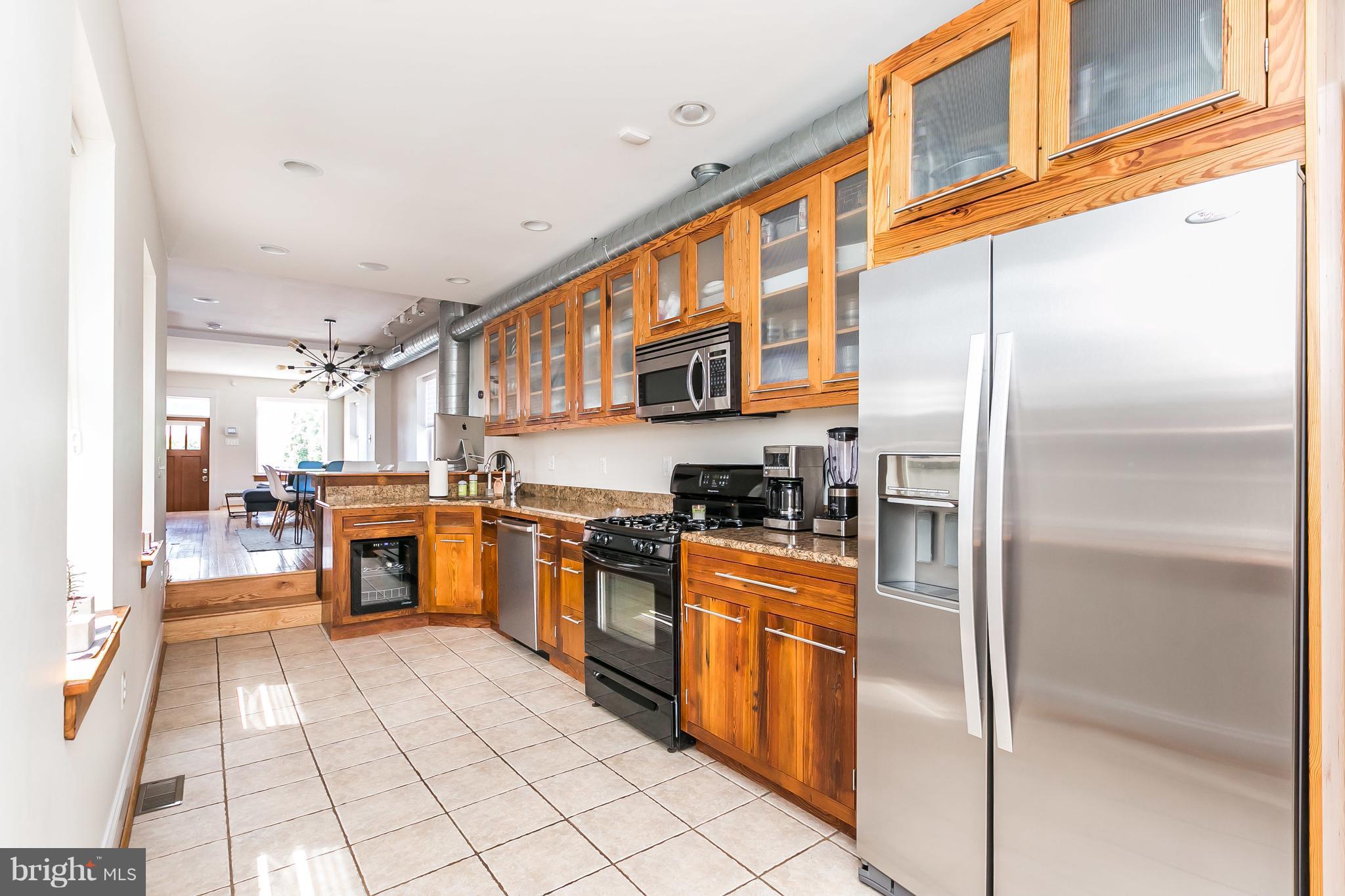 LOCUST POINT - Residential