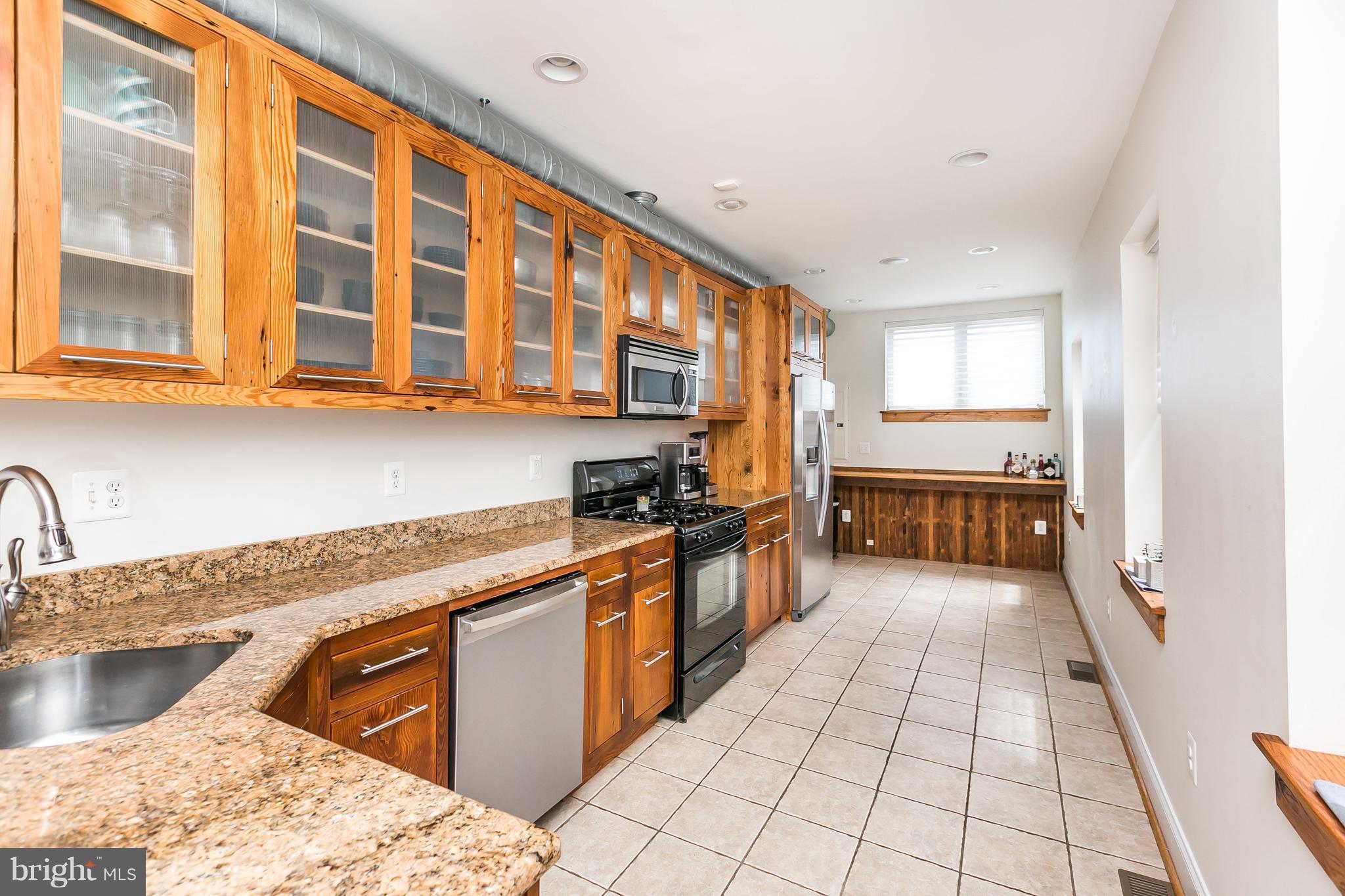 LOCUST POINT - Residential