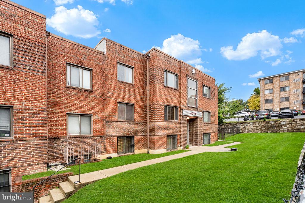 4212 BENNING ROAD NE 6