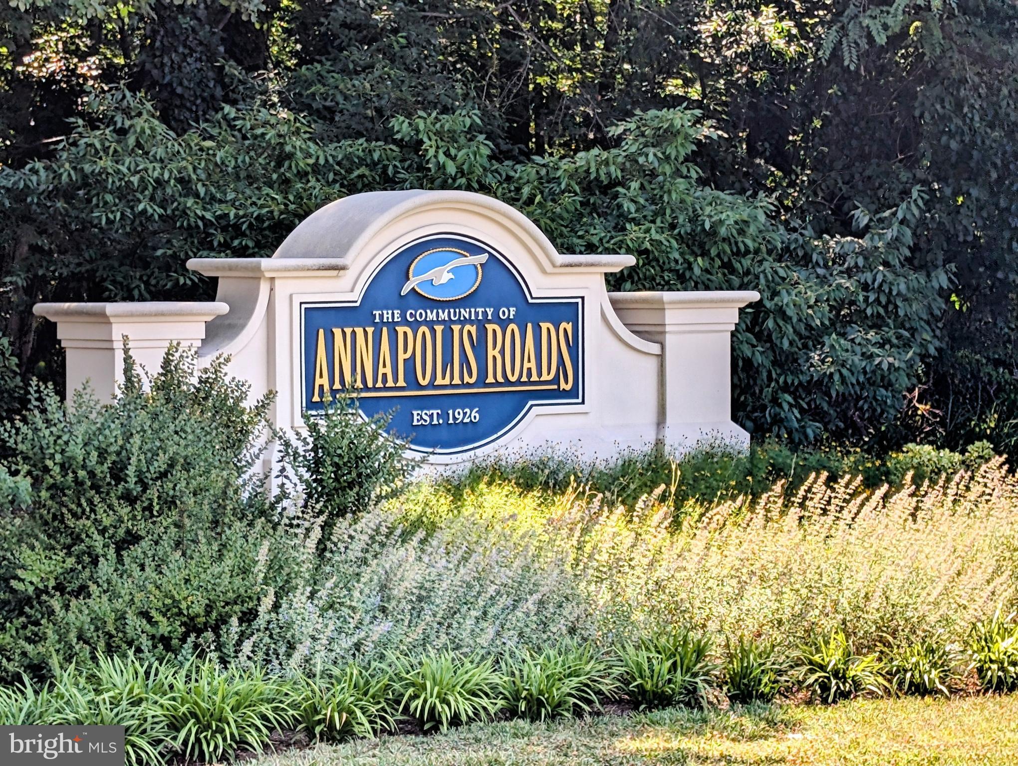 ANNAPOLIS ROADS - Residential