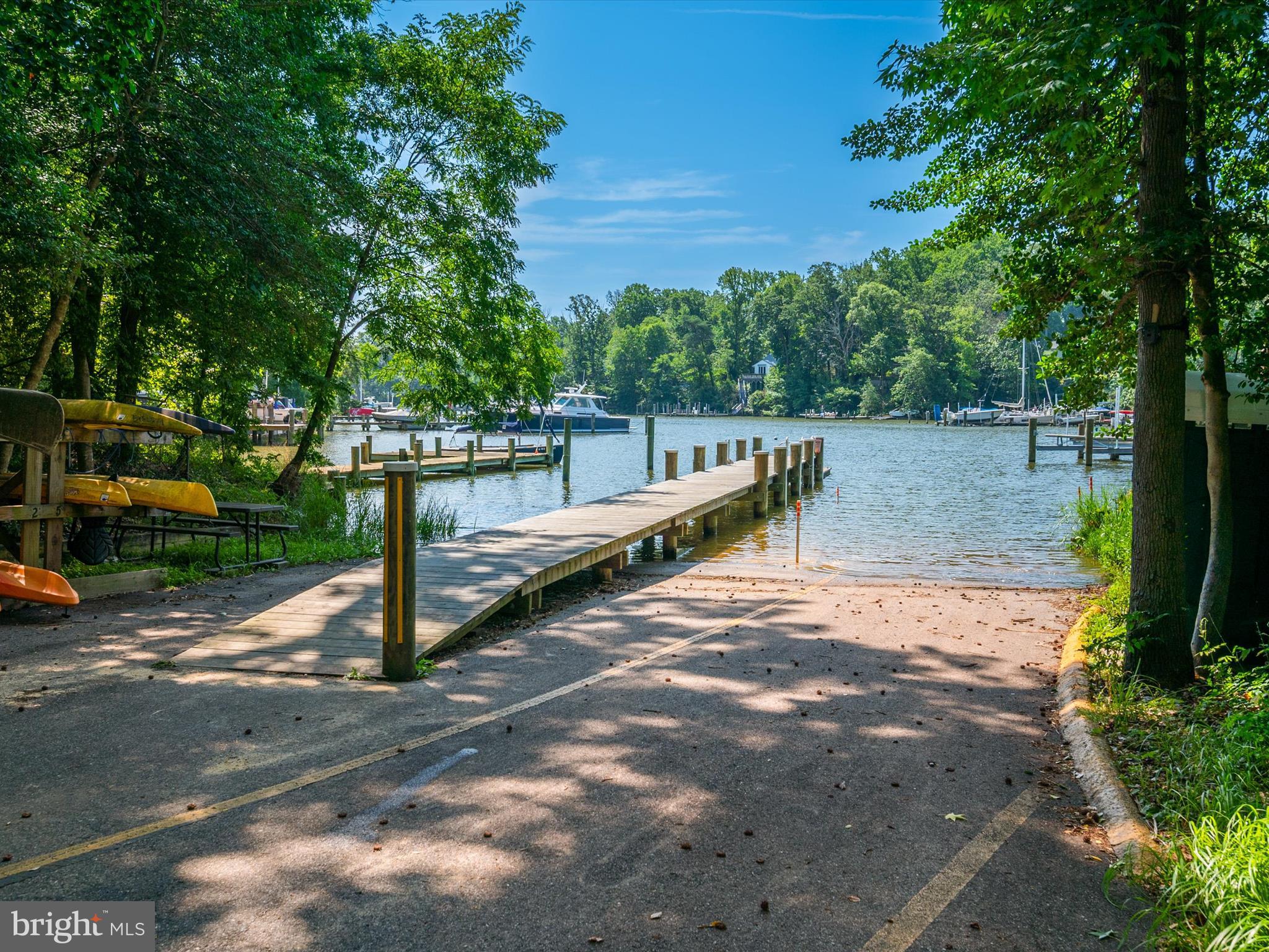 ANNAPOLIS ROADS - Residential