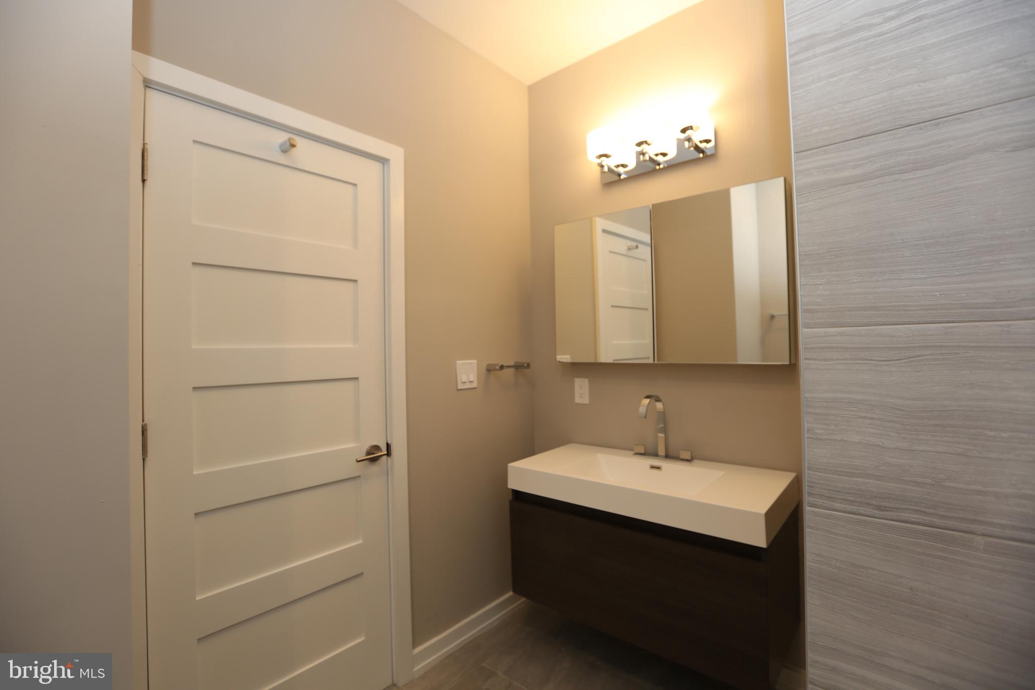 PHILADELPHIA - Residential Lease