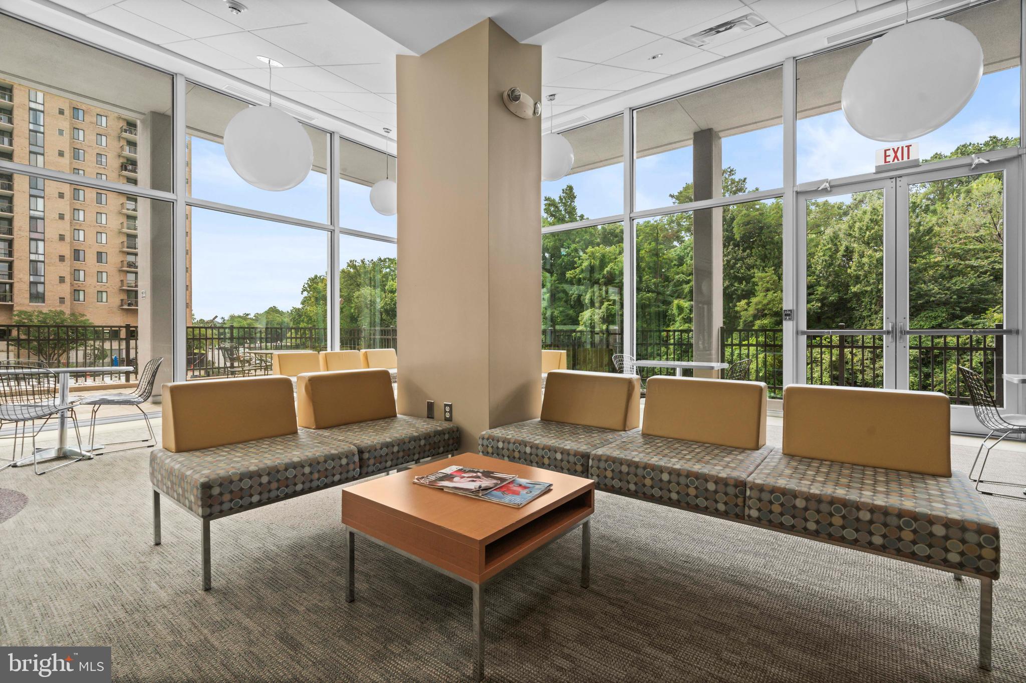 THE CARLTON - Residential