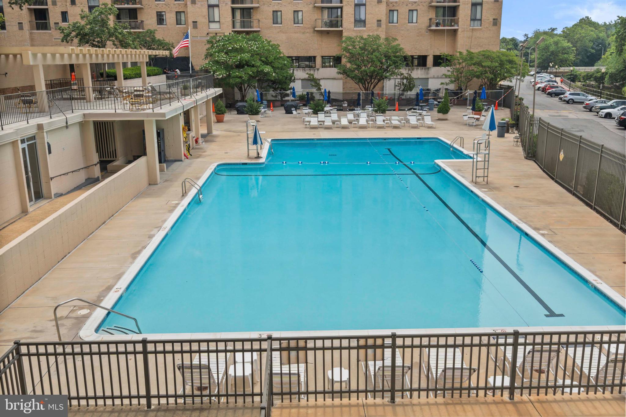 THE CARLTON - Residential