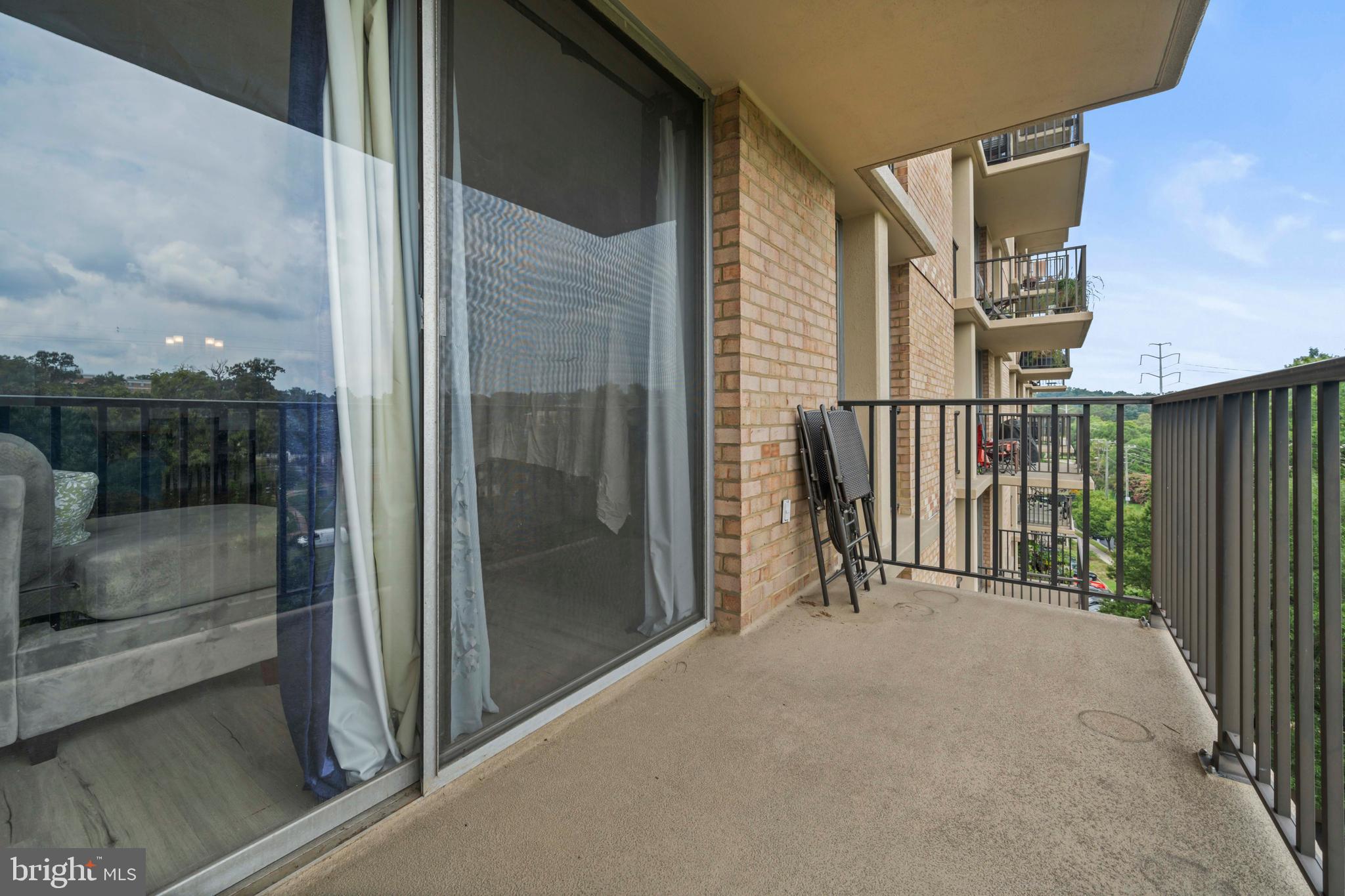 THE CARLTON - Residential