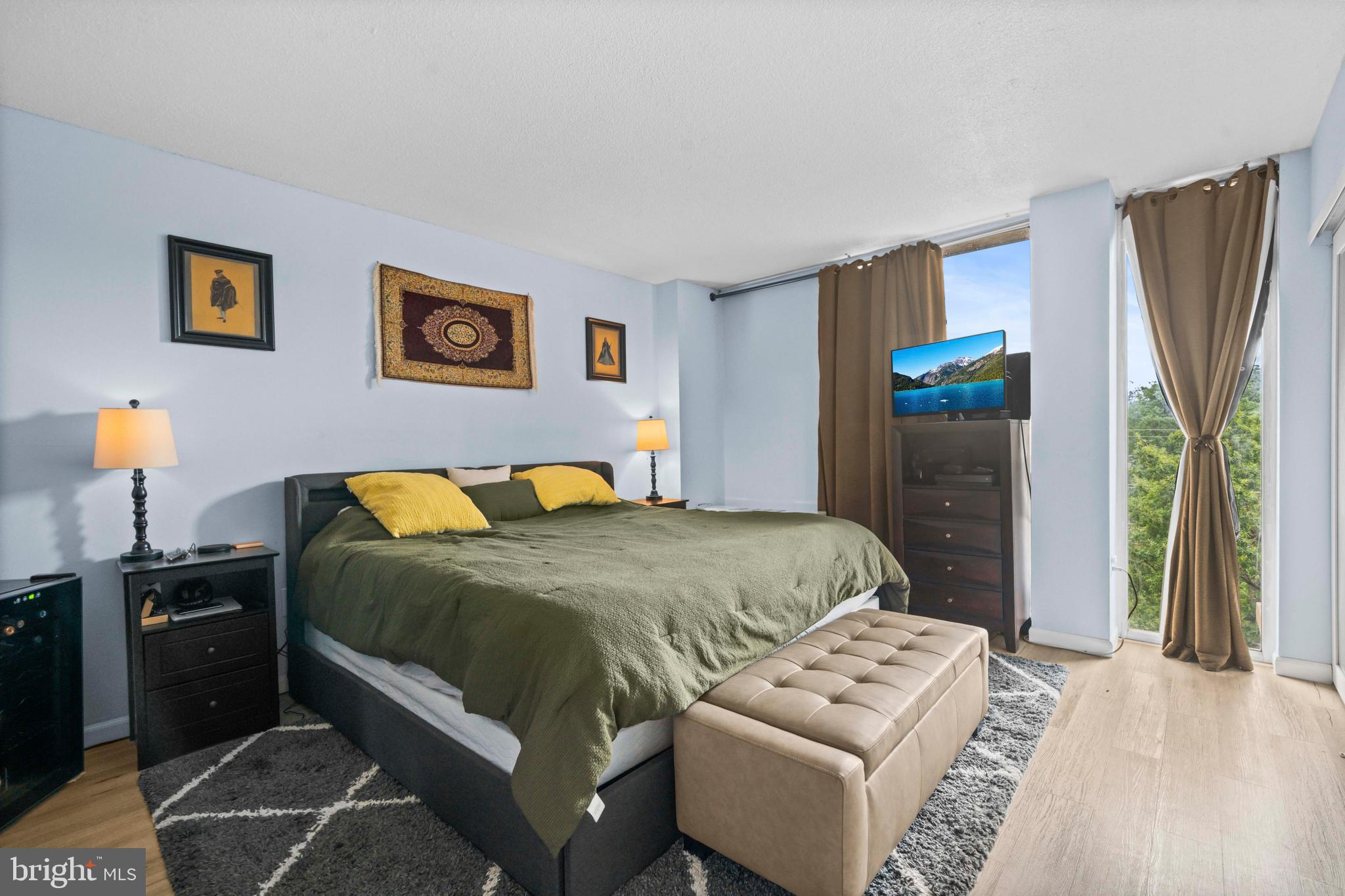 THE CARLTON - Residential