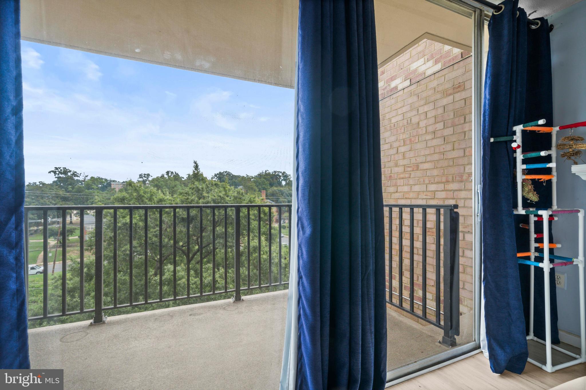 THE CARLTON - Residential