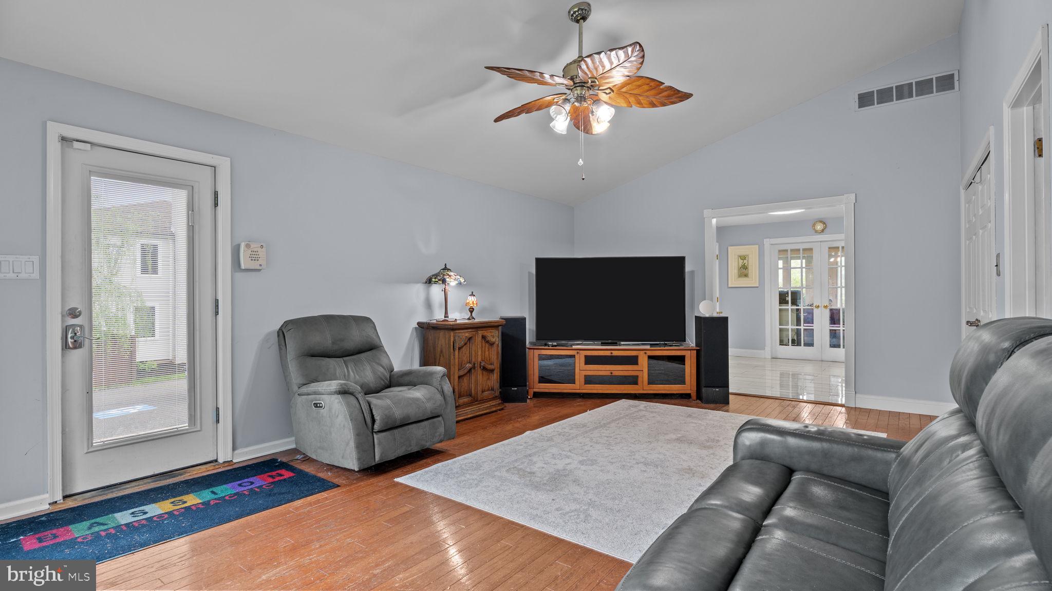 939 HORSHAM ROAD