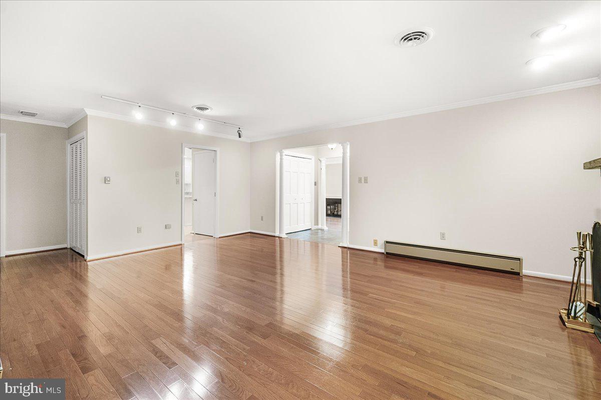 FOUNTAIN HEAD - Residential