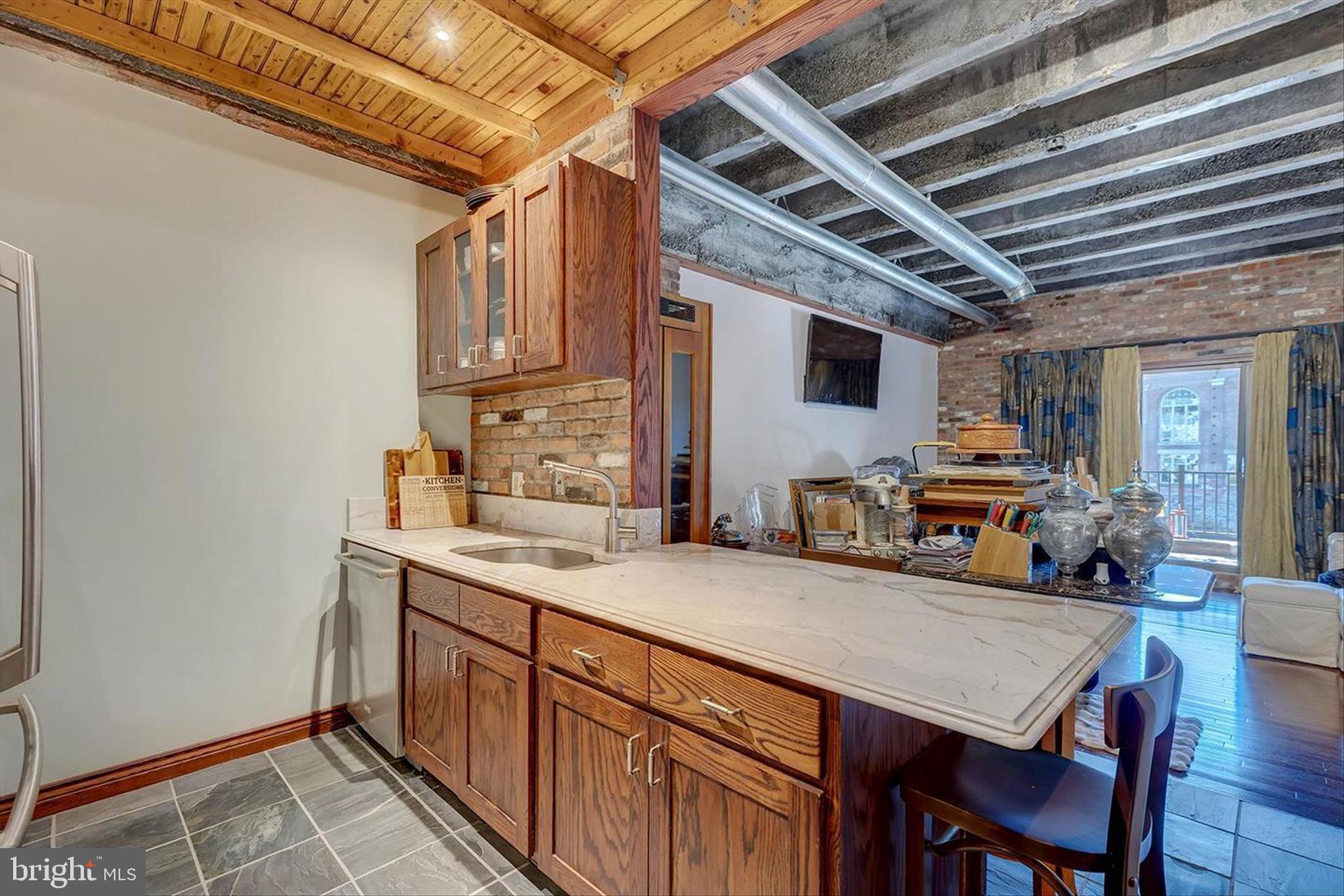 SUPERFINE LANE - Residential