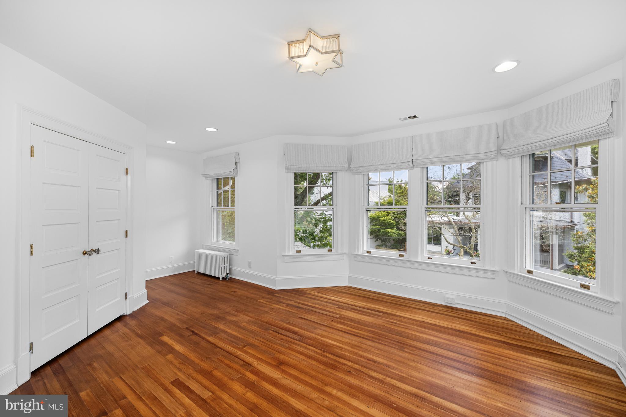 CLEVELAND PARK - Residential