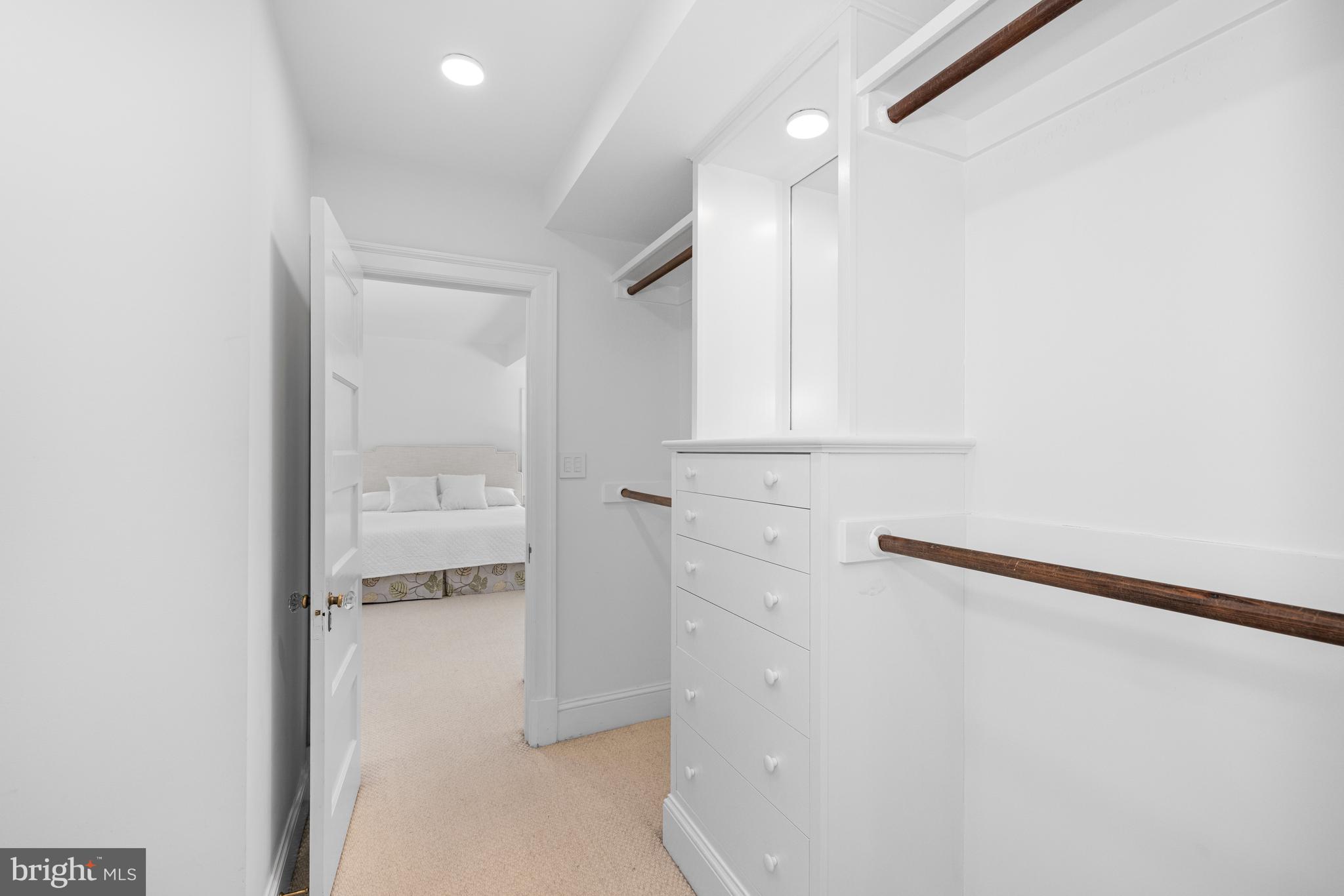 CLEVELAND PARK - Residential