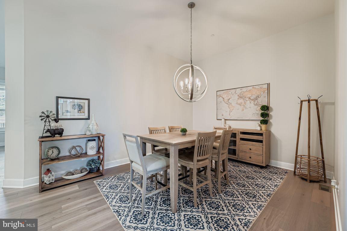 MONARCH GLEN - Residential